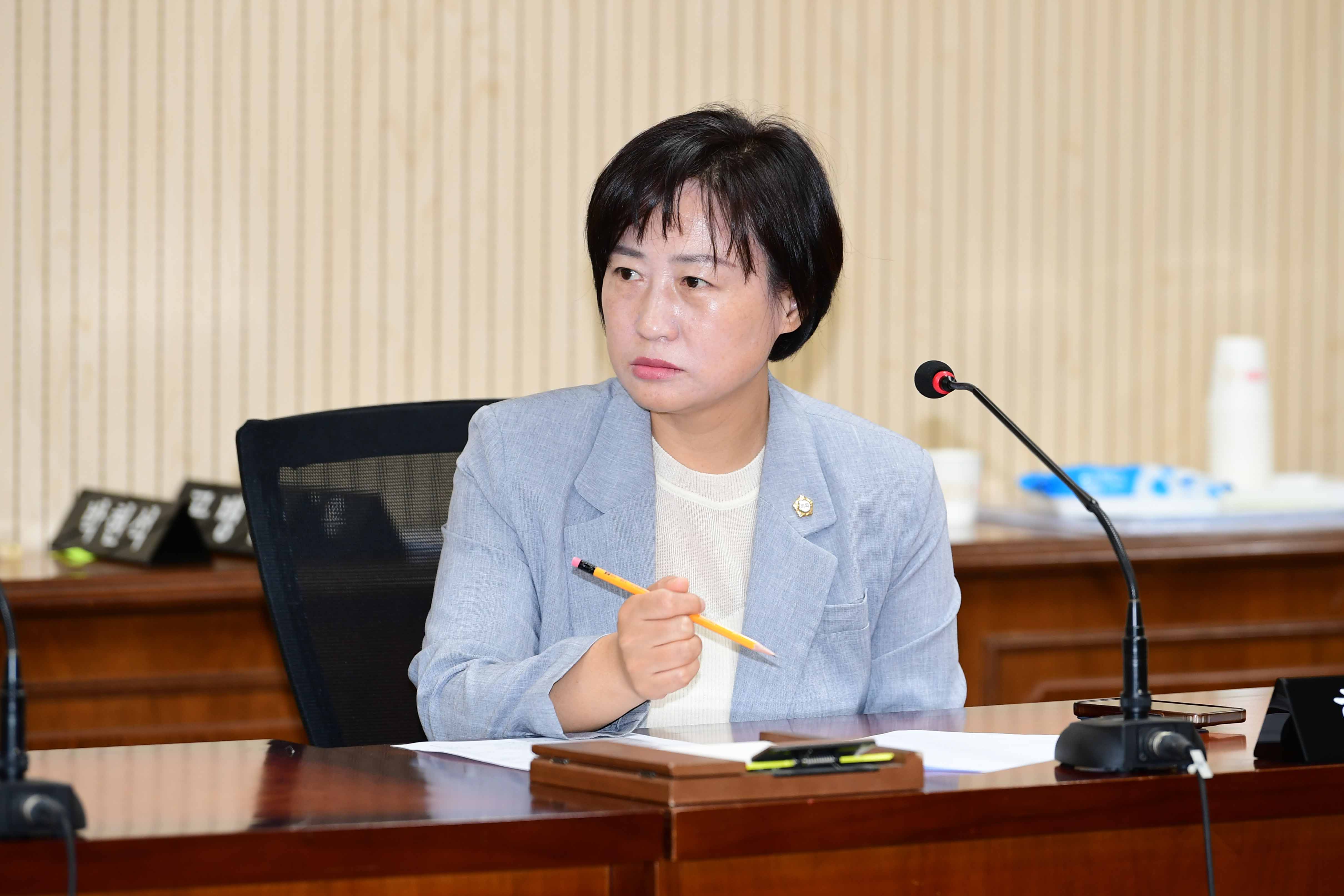 제287회 임시회 폐회 중 운영위원회 회의 첨부이미지 : 20240605 제287회 임시회 폐회 중 2차 운영위원회 회의(안건심사) (20).jpg