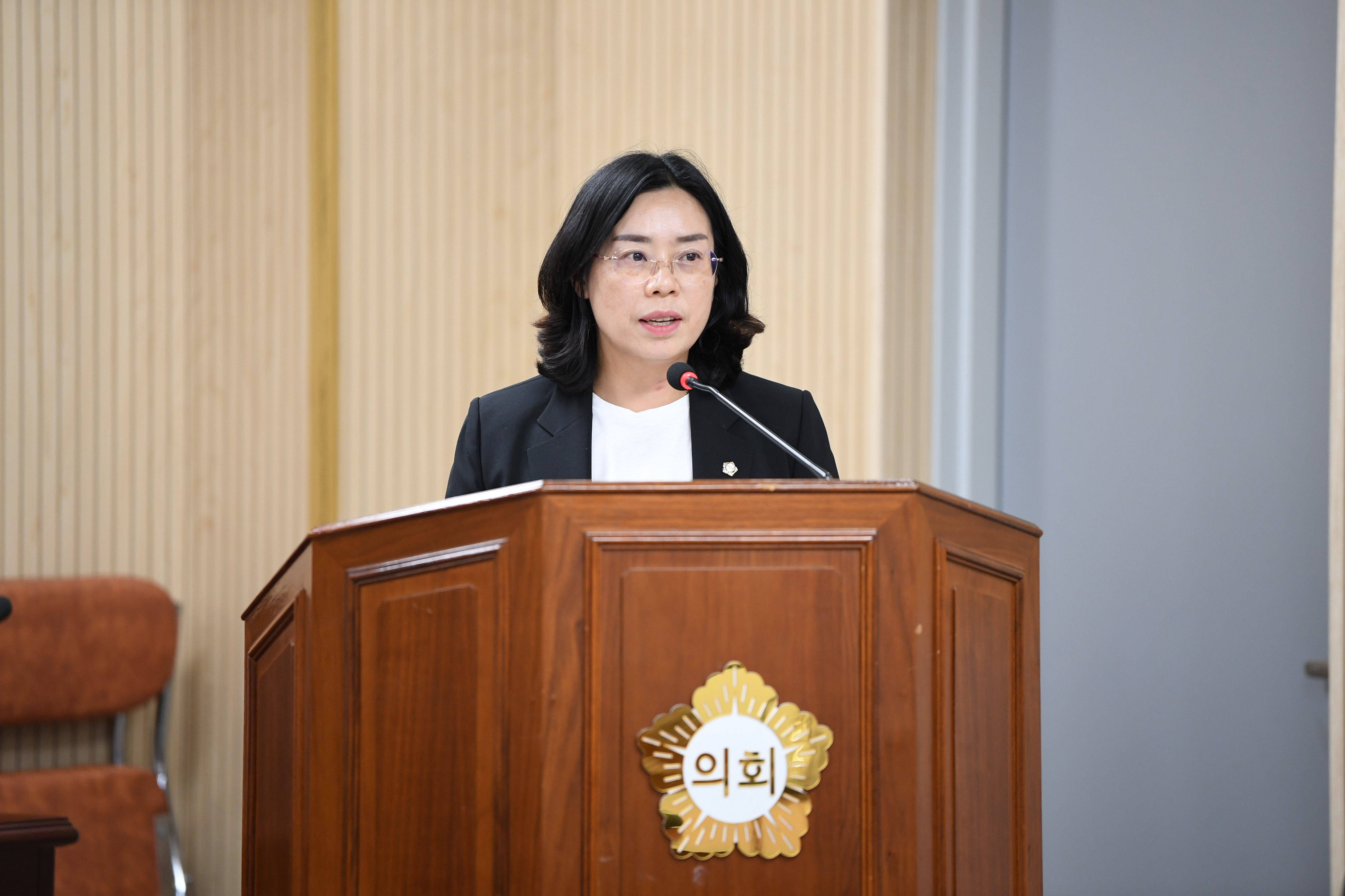 제297회 제1차 정례회 운영위원회 회의 첨부이미지 : 20250613 제297회 제1차정례회 운영위원회 회의(안건심사 및 _24 결산안 예비심사) (6).jpg