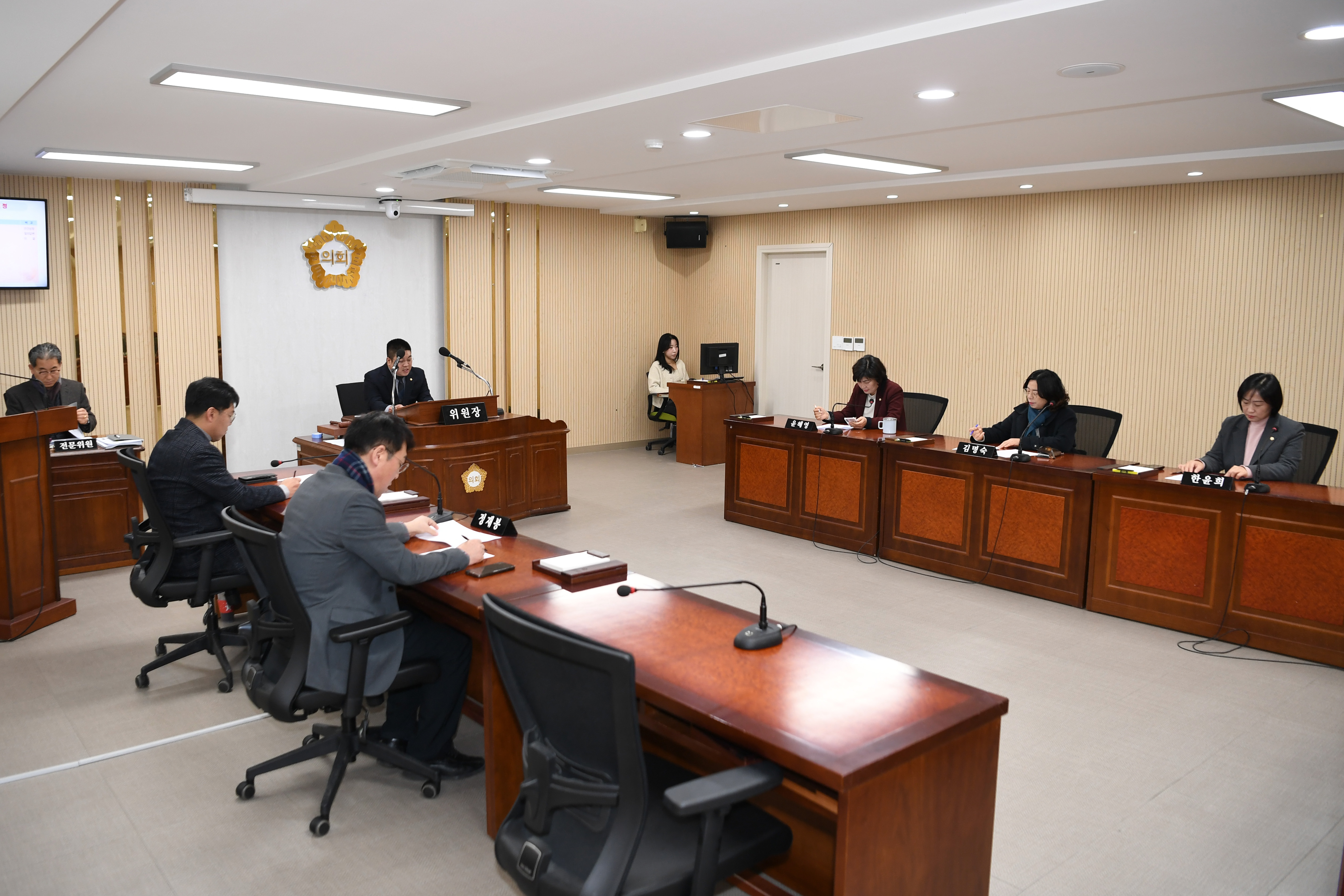 제293회 제2차 정례회 폐회 중 운영위원회 회의 첨부이미지 : 20250206 제293회 정례회 폐회 중 운영위원회 회의 (2).jpg