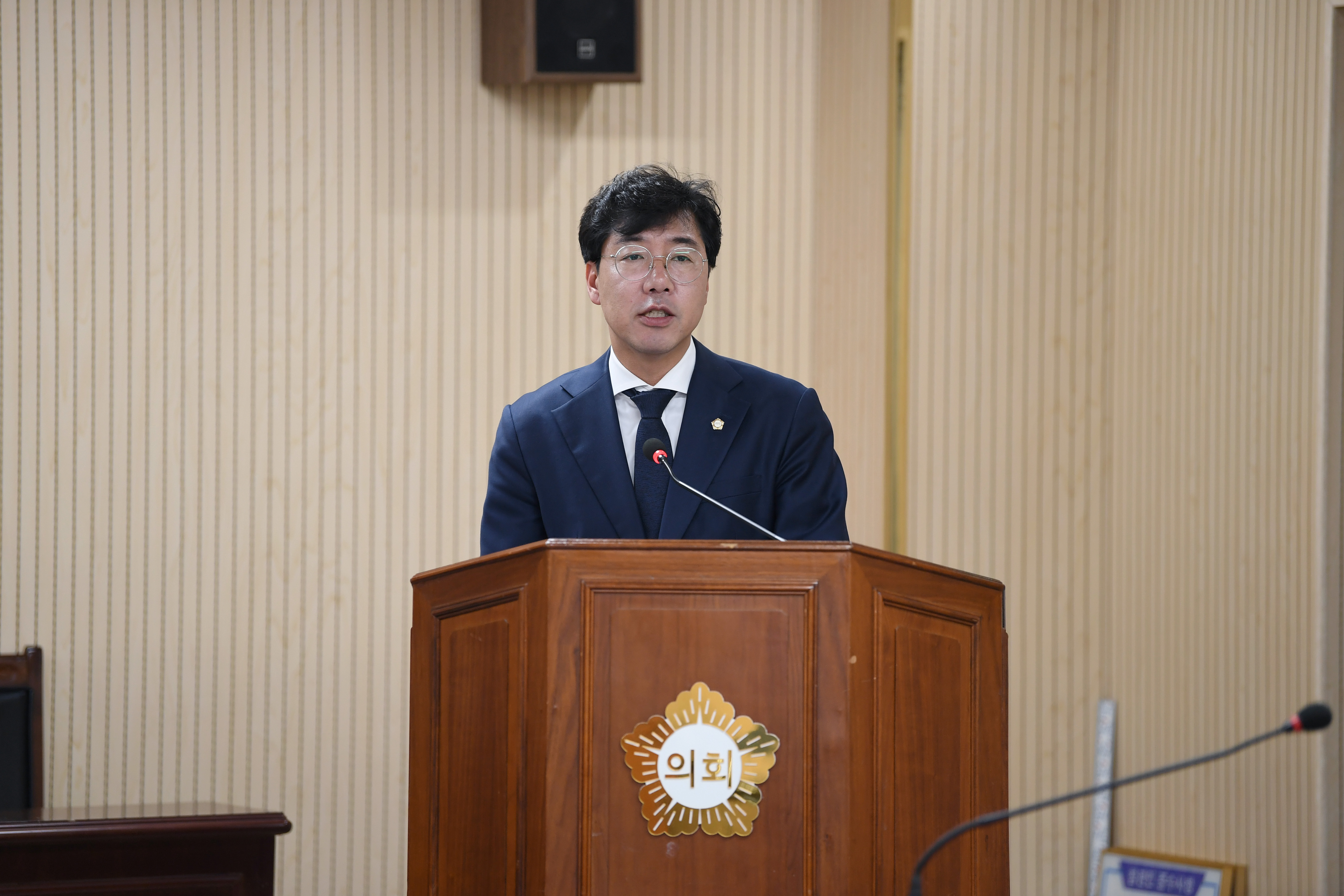 제296회 임시회 운영위원회 회의 첨부이미지 : 20250430 제296회 임시회 운영위원회 회의(안검심사 및 추경안 예비심사) (6).jpg