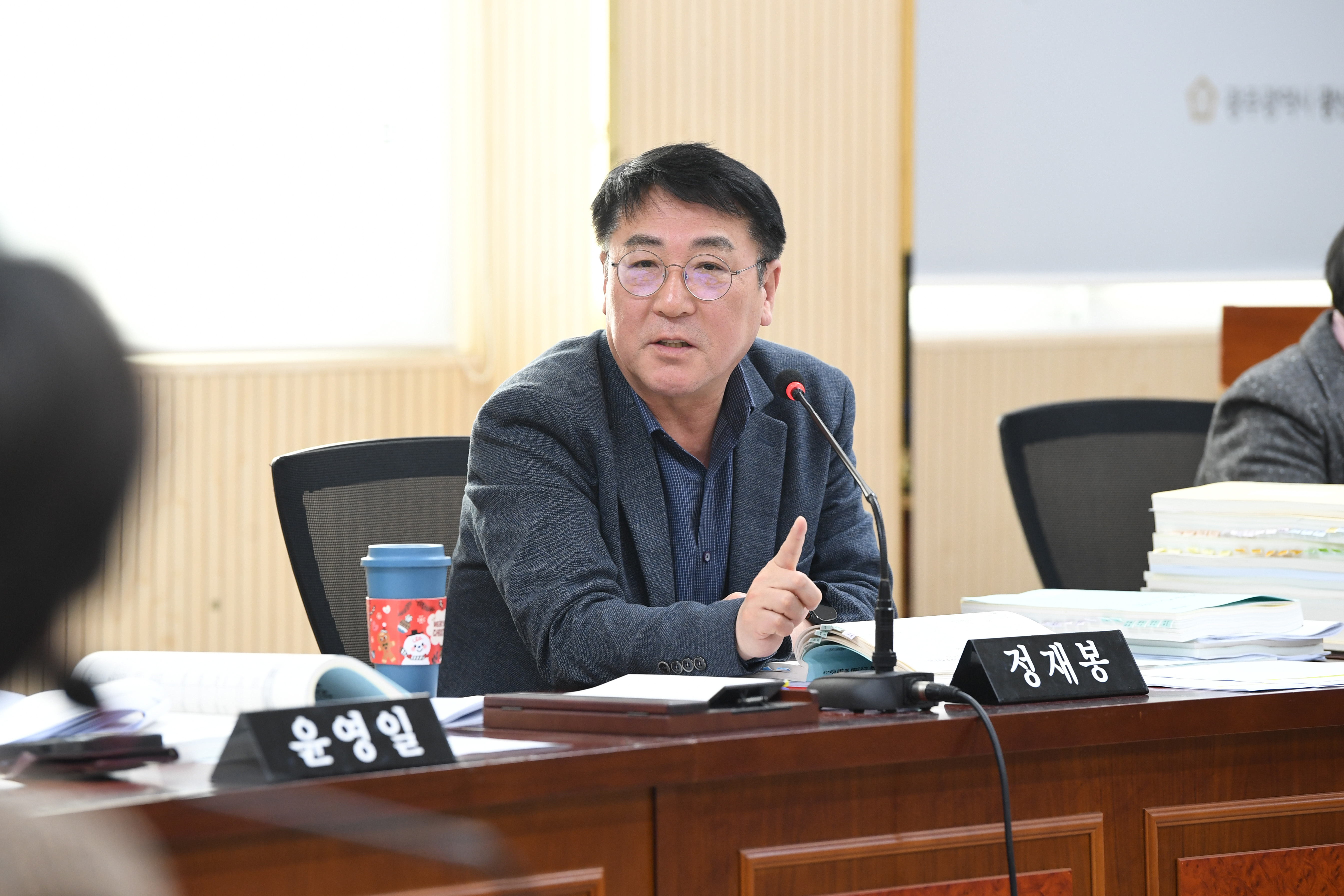 제301회 제2차 정례회 예산결산특별위원회 회의 첨부이미지 : 20251217 제301회 제2차정례회 예산결산특별위원회 회의('26 예산안 심사) (44).jpg