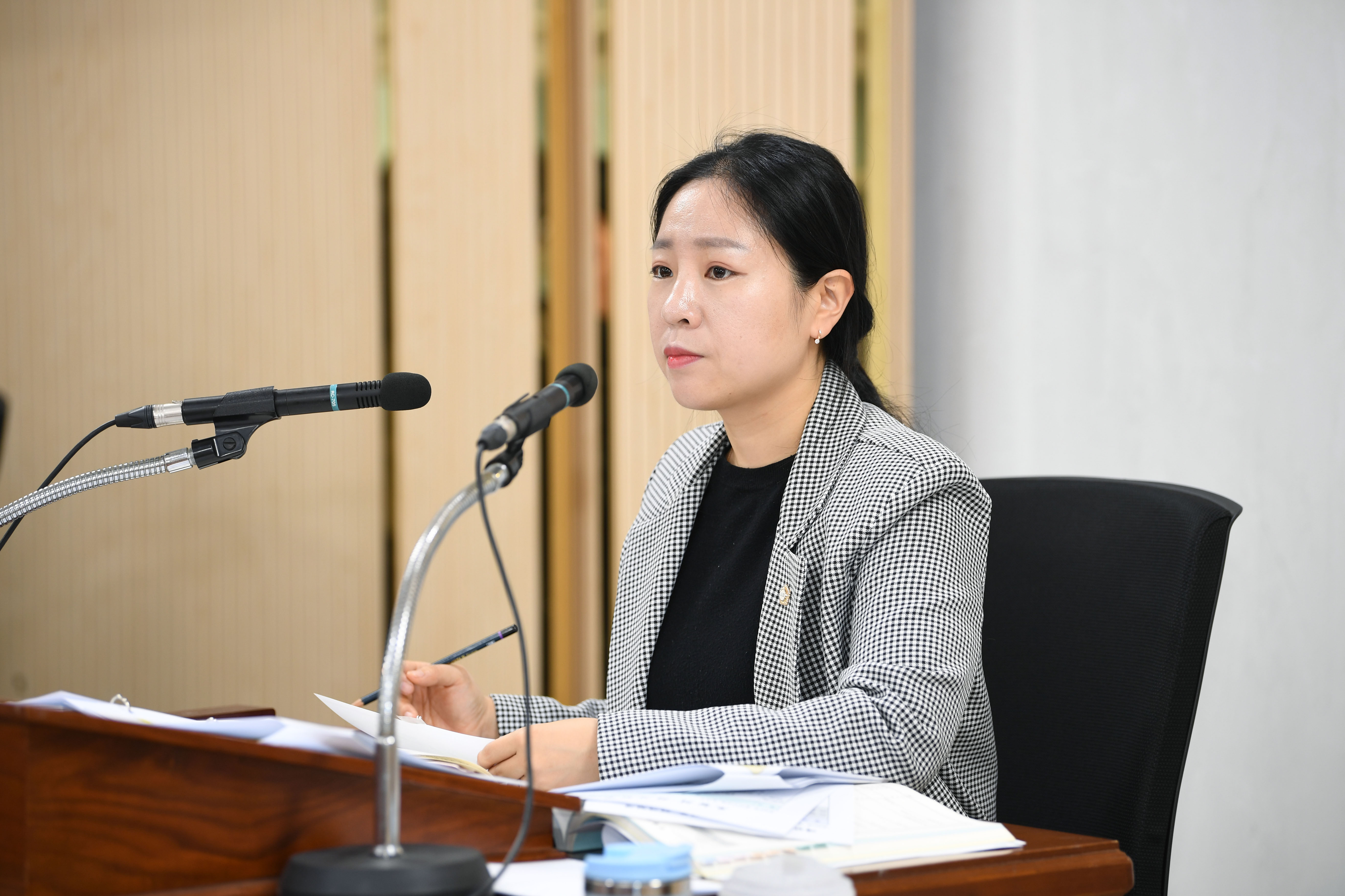 제301회 제2차 정례회 예산결산특별위원회 회의 첨부이미지 : 20251125 제301회 제2차정례회 예산결산특별위원회 회의(3회 추경심사) (16).jpg