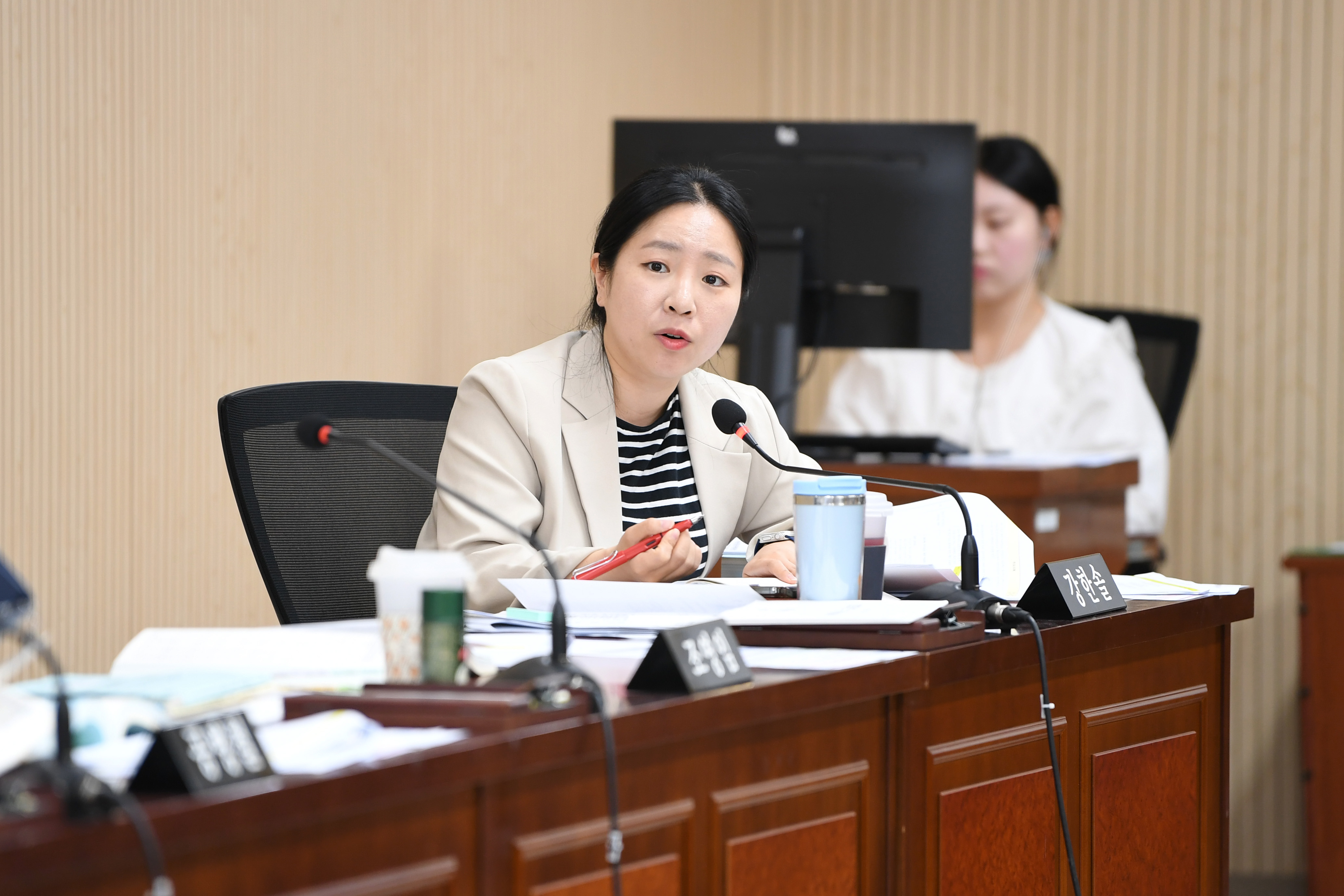 제296회 임시회 예산결산특별위원회 회의 첨부이미지 : 20250507 제296회 임시회 예산결산특별위원회 회의('25 제1차 추경 심사) (14).jpg