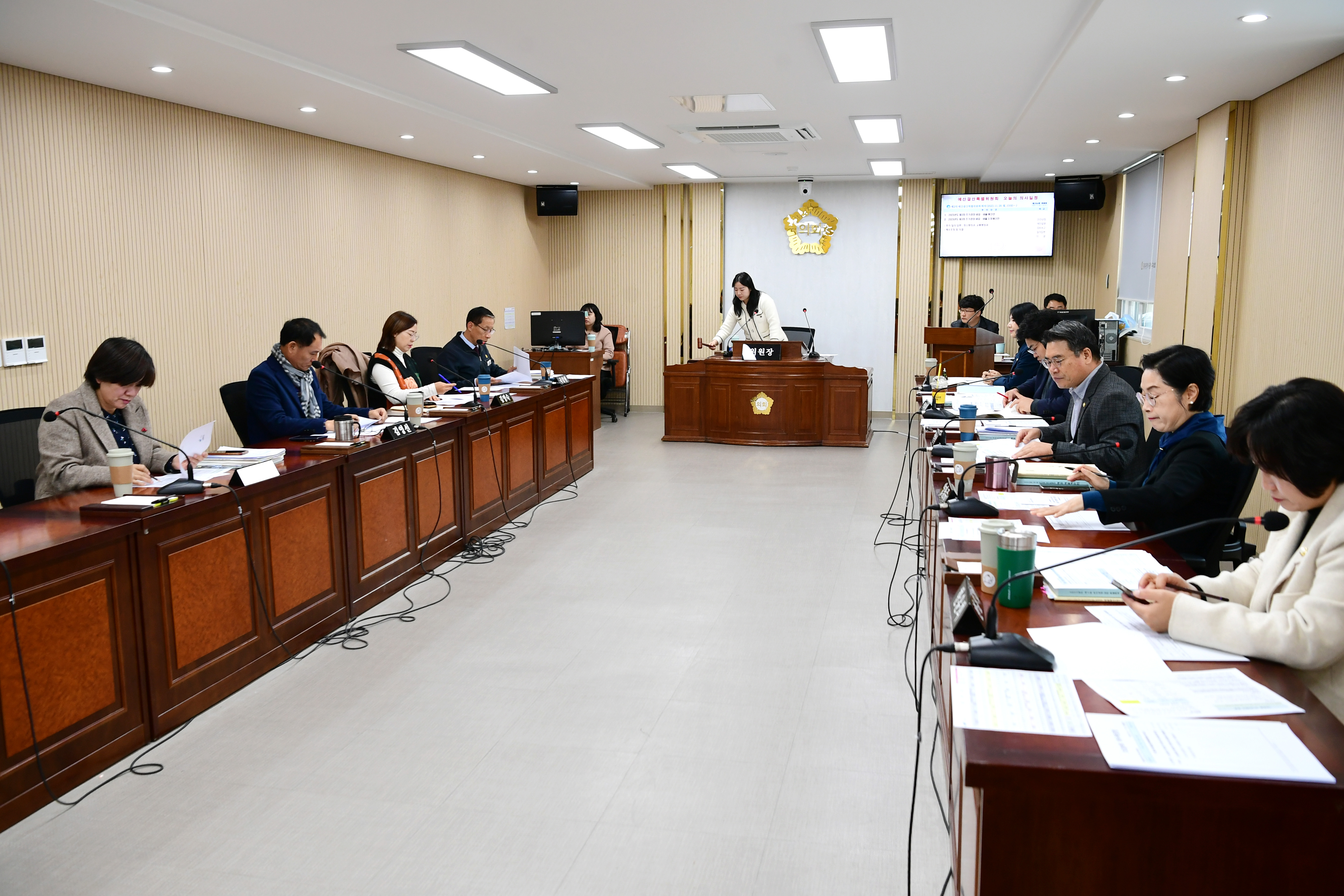 제284회 제2차정례회 예산결산특별위원회 회의 첨부이미지 : 20231128 제284회 제2차정례회 예산결산특별위원회 회의('23 3차 추경 심사) (1).jpg
