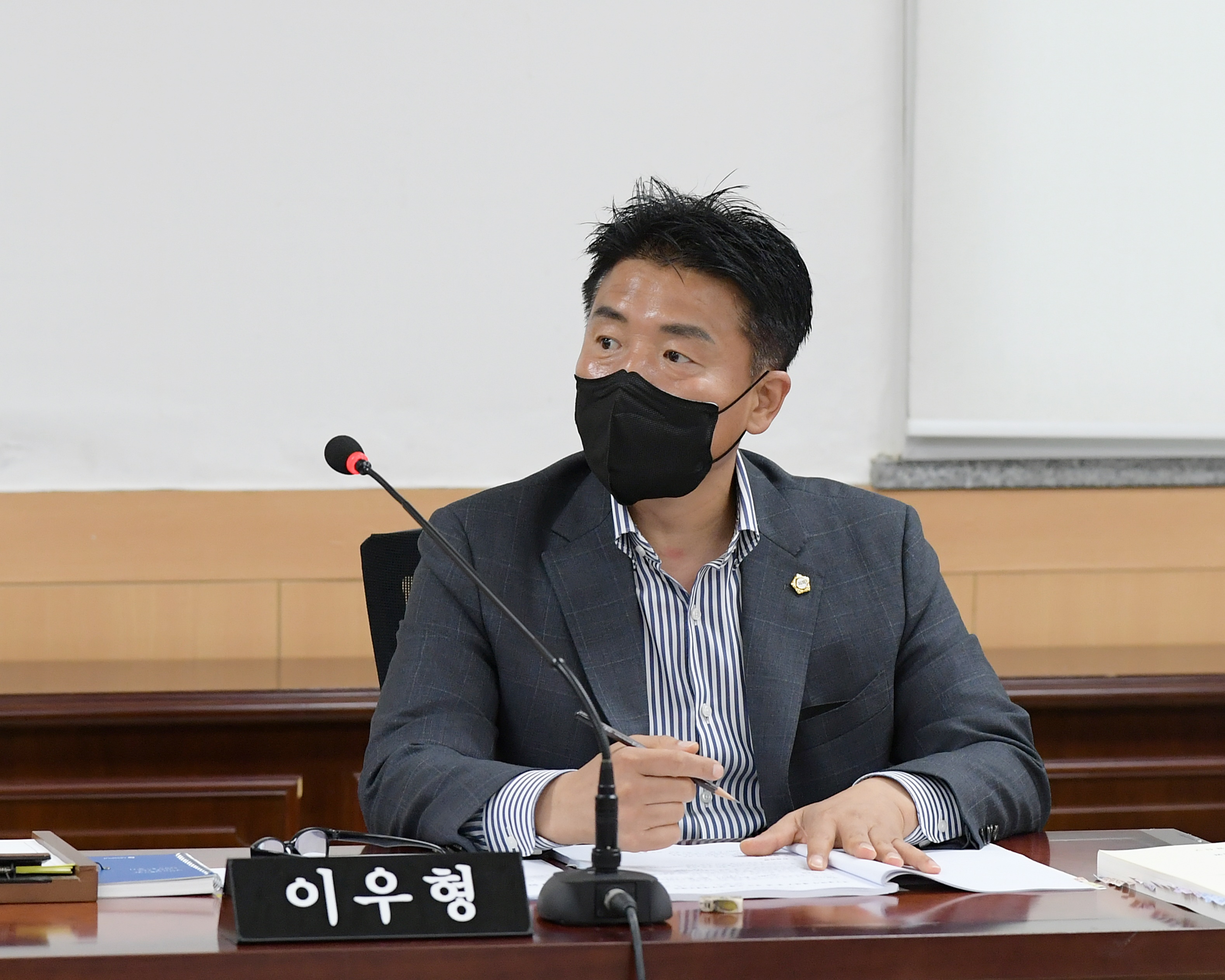  제273회 임시회 행정자치위원회 회의 첨부이미지 : 20220718 제273회 임시회 행정자치위원회 회의 안건심사  (2).JPG