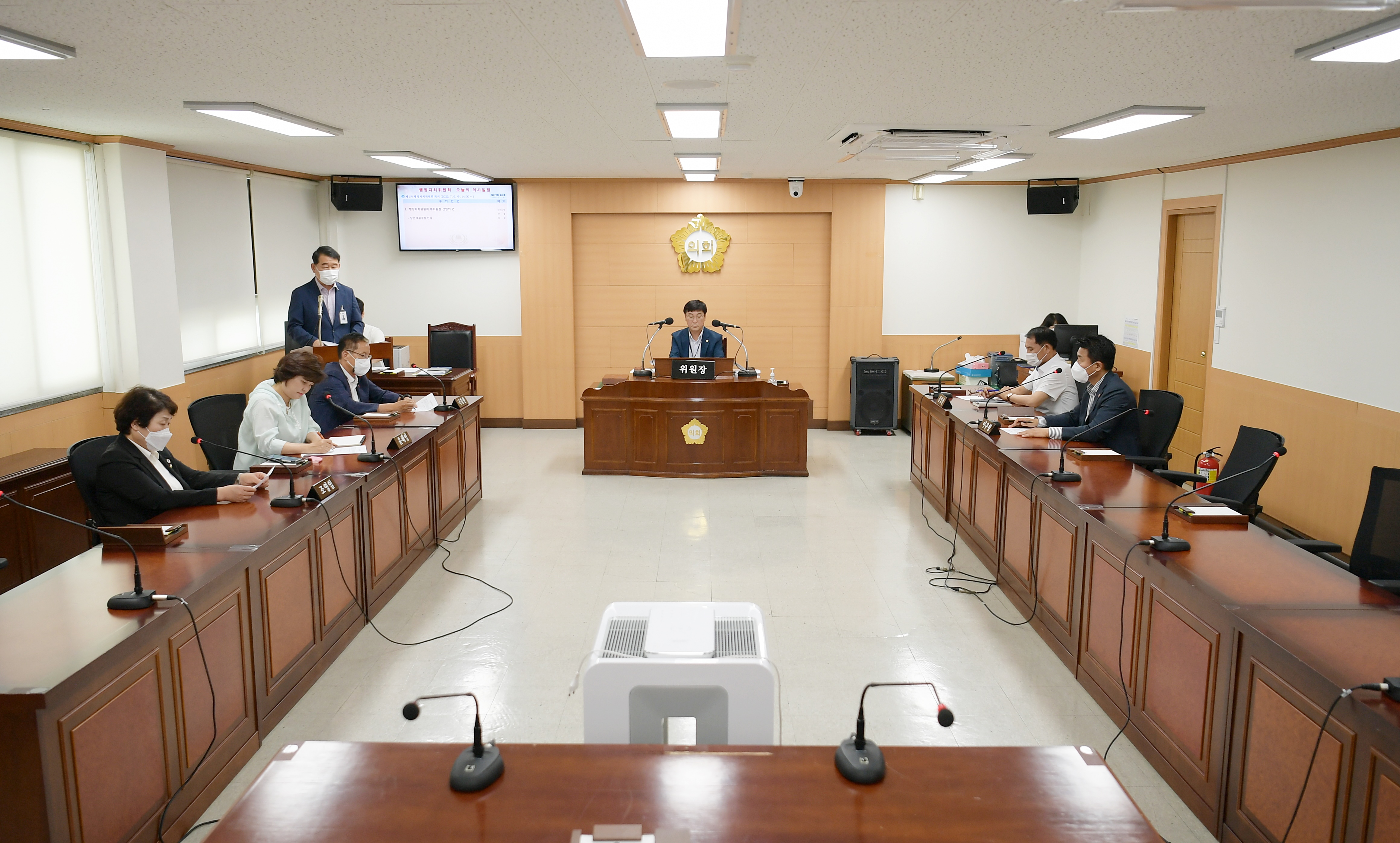  제272회 임시회 행정자치위원회 회의 첨부이미지 : 20220706 제272회 임시회 행정자치위원회 회의(부위원장 선출) (2).JPG