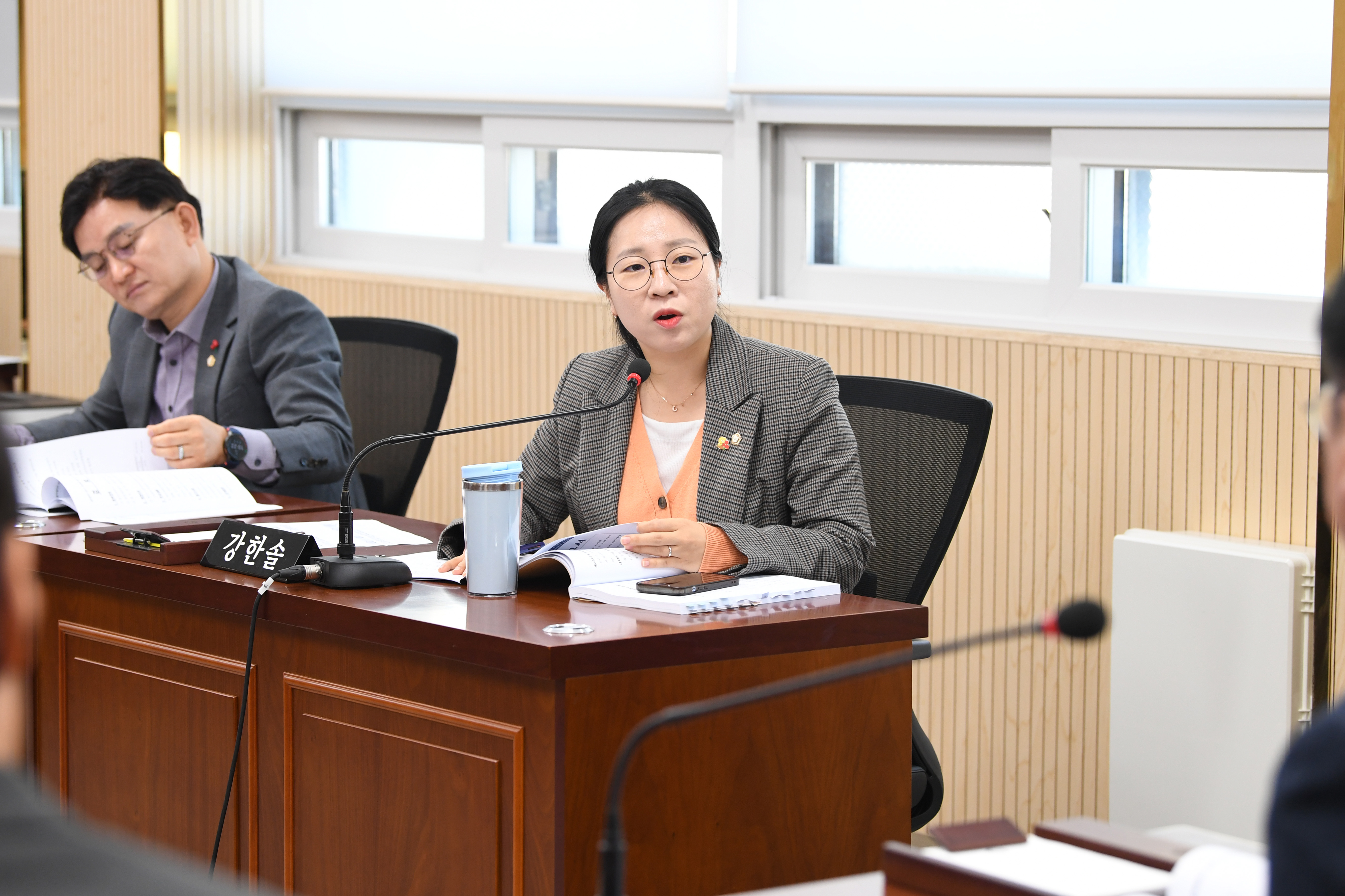 제301회 제2차 정례회 시민안전위원회 회의 첨부이미지 : 20251209 제301회 제2차정례회 시민안전위원회 회의(안건심사) (35).jpg