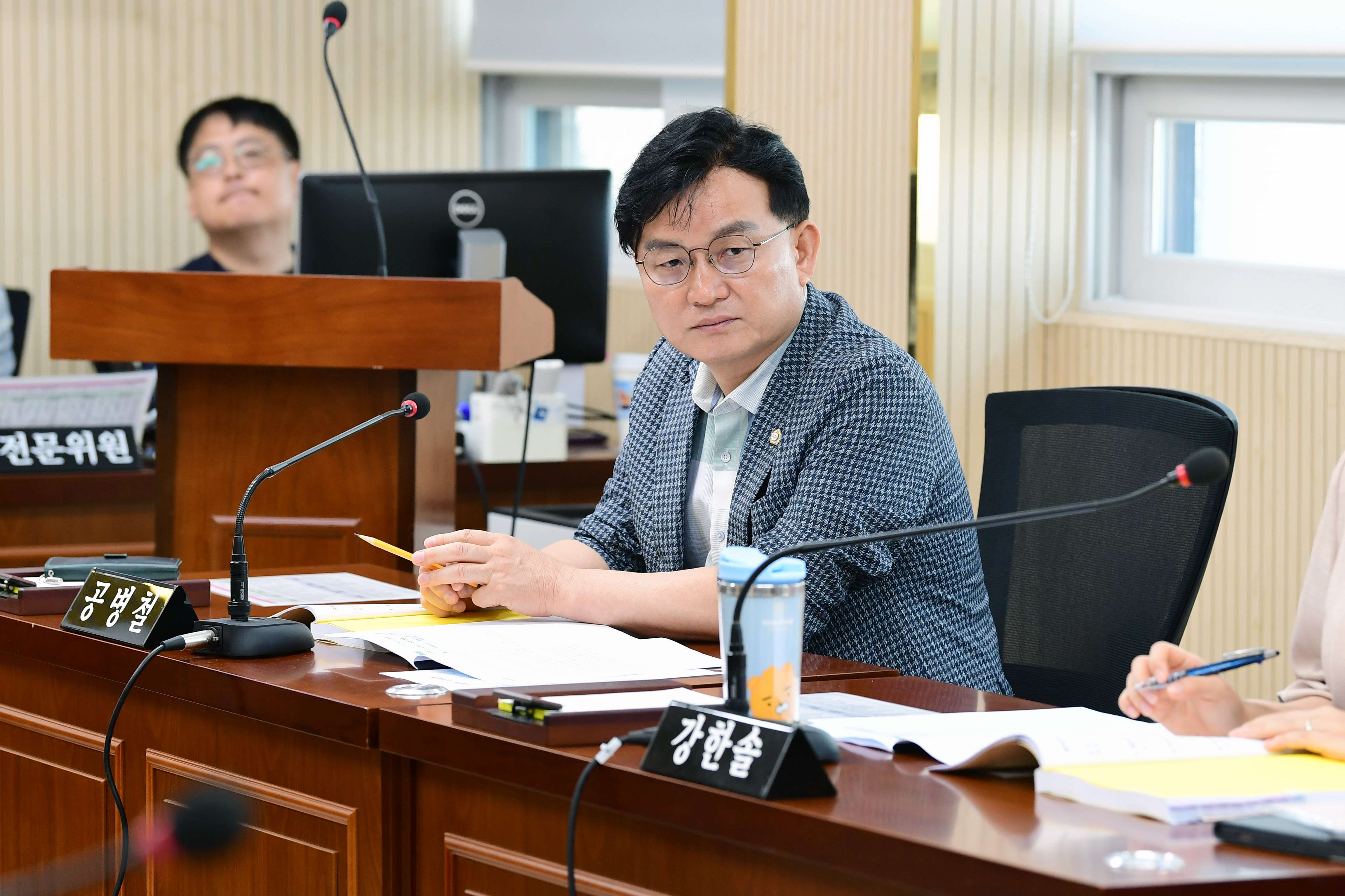 제299회 임시회 시민안전위원회 회의 첨부이미지 : 20250905 제299회 임시회 시민안전위원회 회의(안건심사) (10).jpg