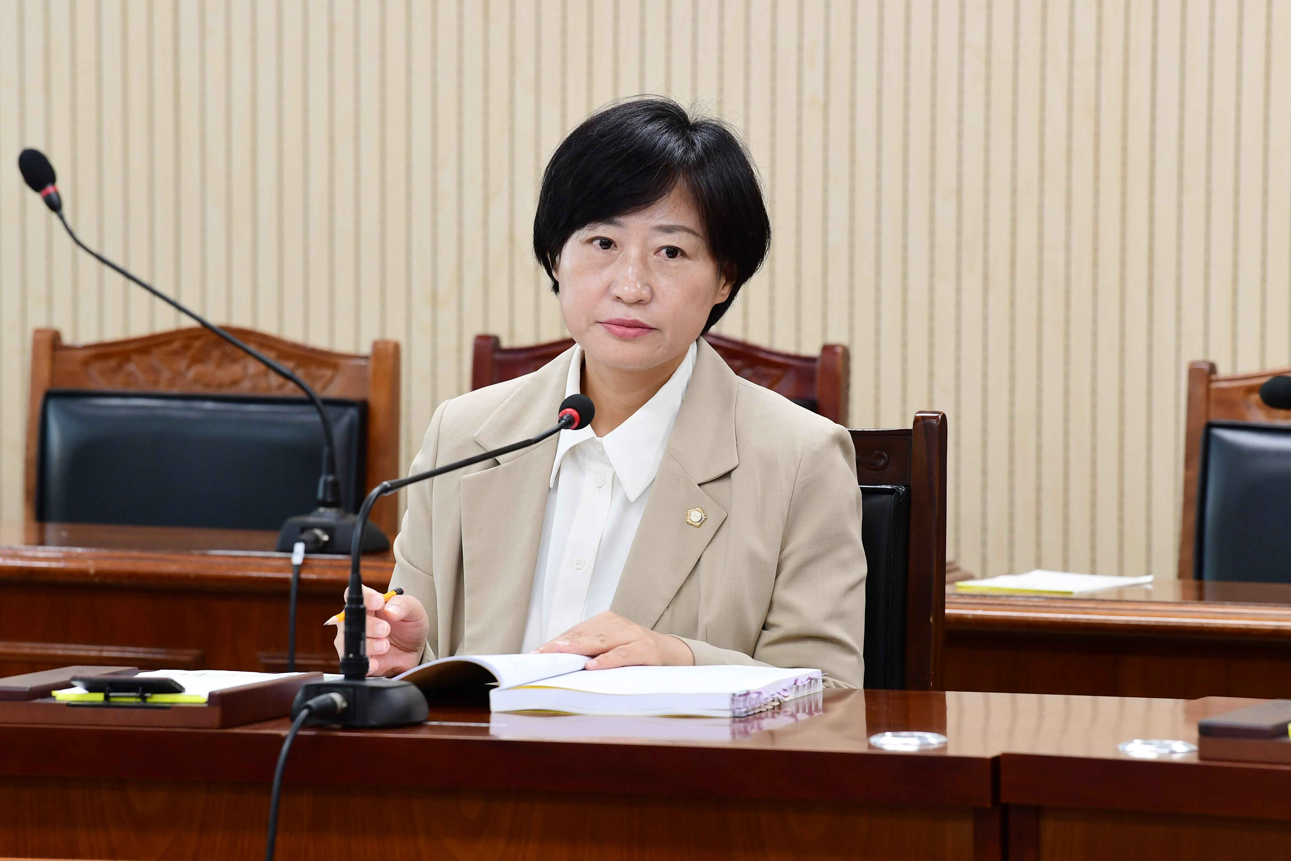 제299회 임시회 시민안전위원회 회의 첨부이미지 : 20250905 제299회 임시회 시민안전위원회 회의(안건심사) (7).jpg