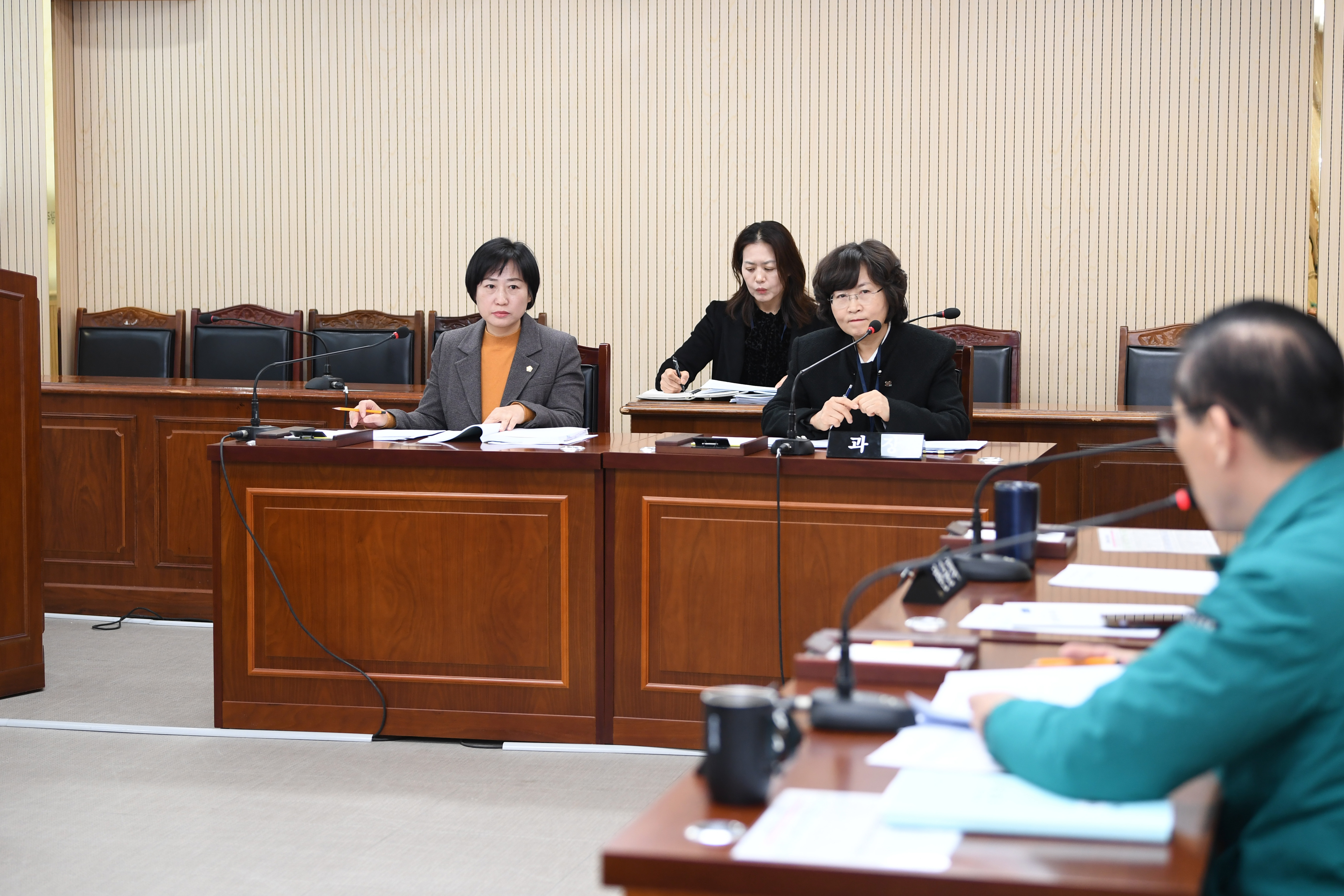 제295회 임시회 시민안전위원회 회의 첨부이미지 : 20250321 제295회 임시회 시민안전위원회 회의(안건심사) (10).jpg