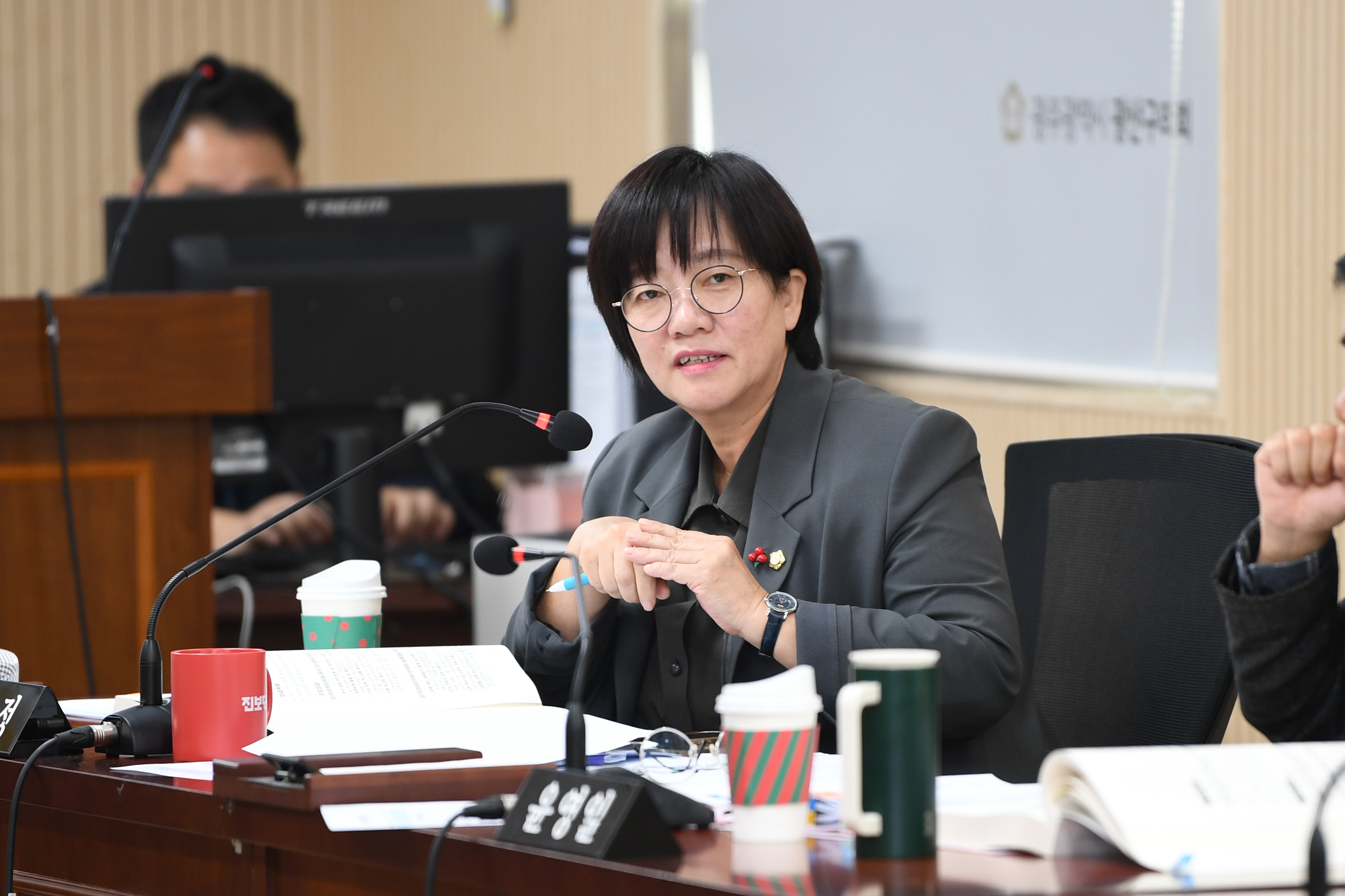 2024년도 행정사무감사 행정자치위원회 5일차 첨부이미지 : 20241205 2024년도 행정사무감사 행정자치위원회 5일차(강평) (2).jpg