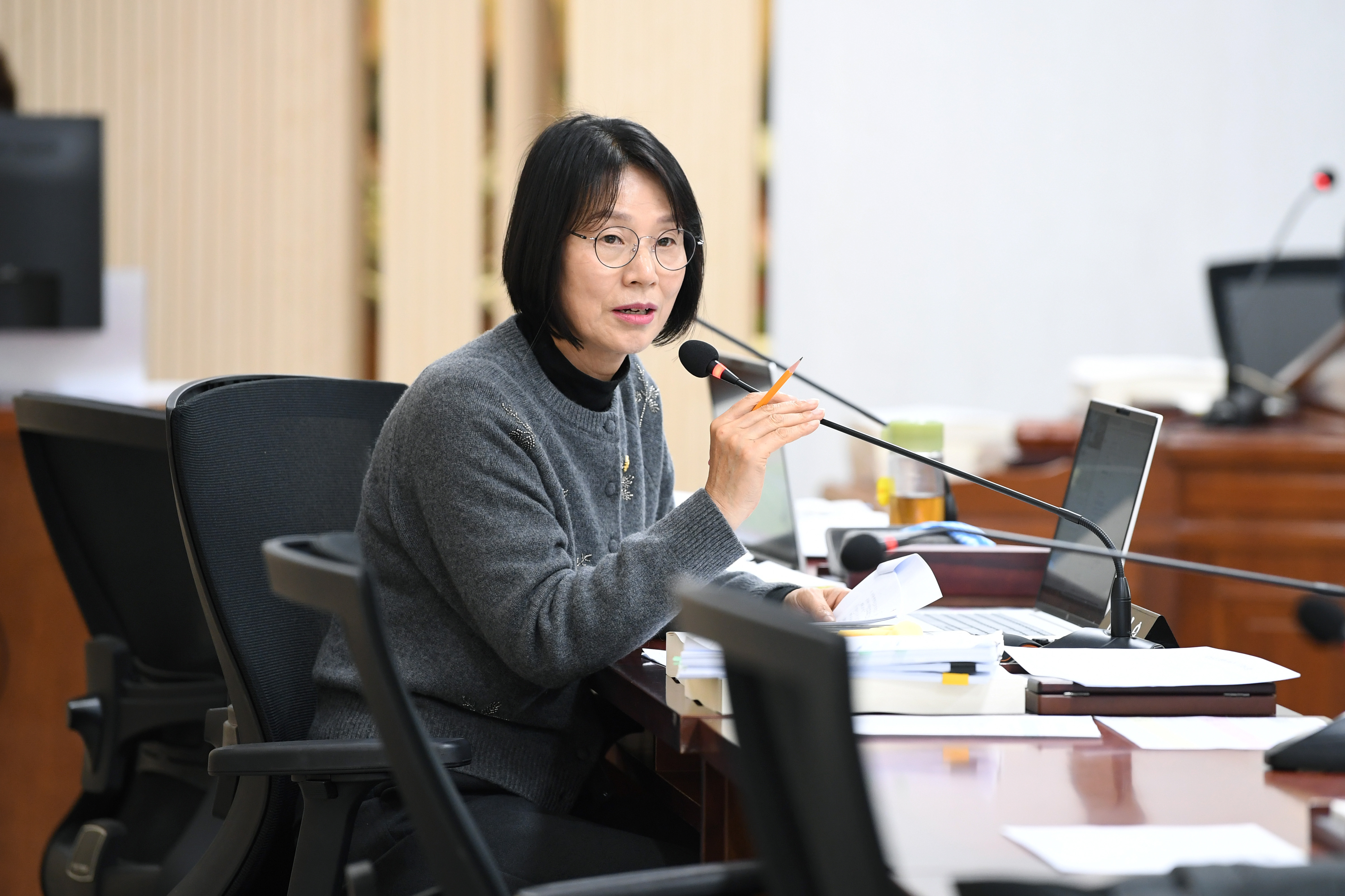 2025년도 행정사무감사 행정자치위원회 4일차 첨부이미지 : 20251202 2025년 행정사무감사 4일차 (18).jpg