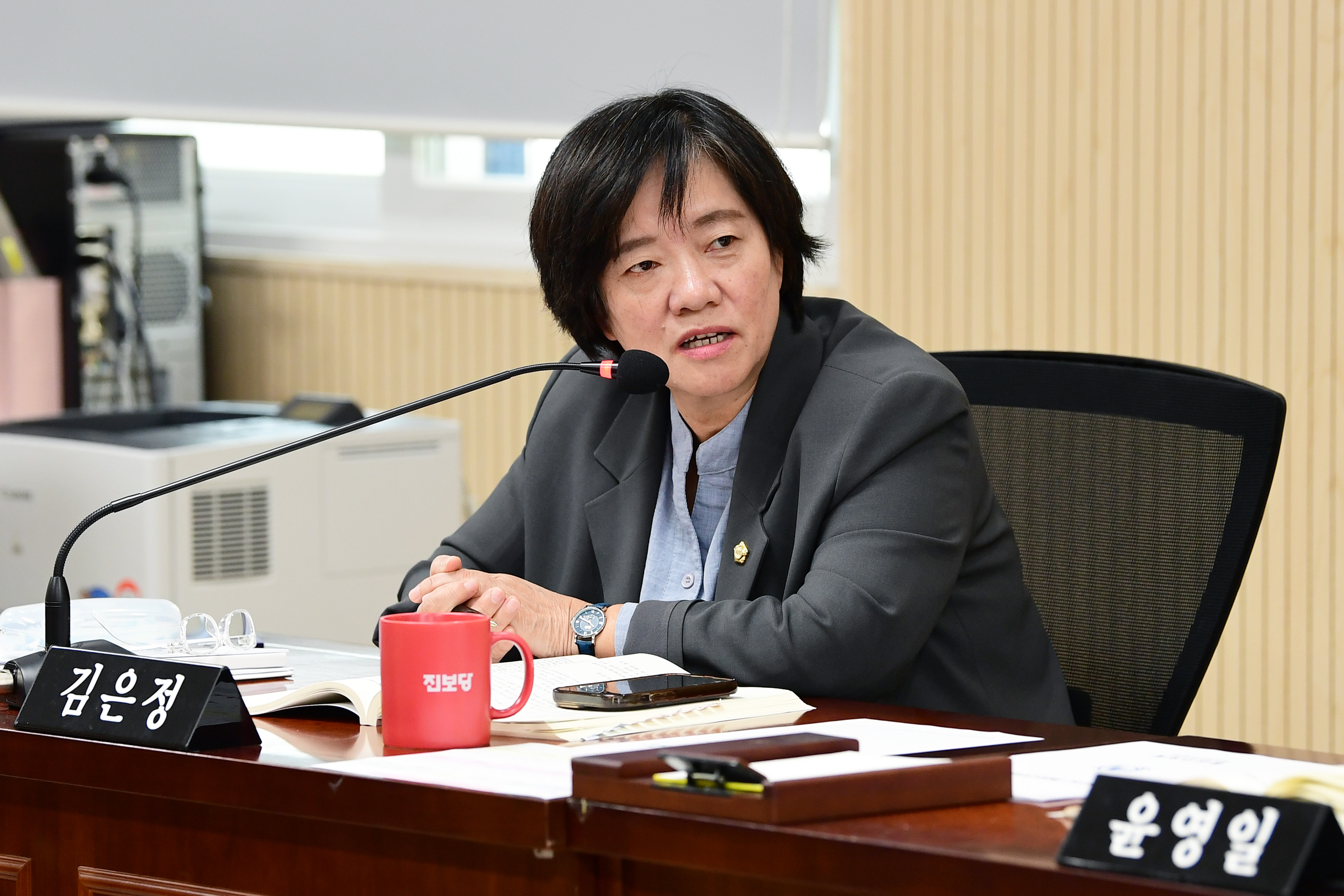 제300회 임시회 행정자치위원회 회의 첨부이미지 : 20251027 제300회 임시회 행정자치위원회 회의(행정사무처리사황 청취) (17).jpg