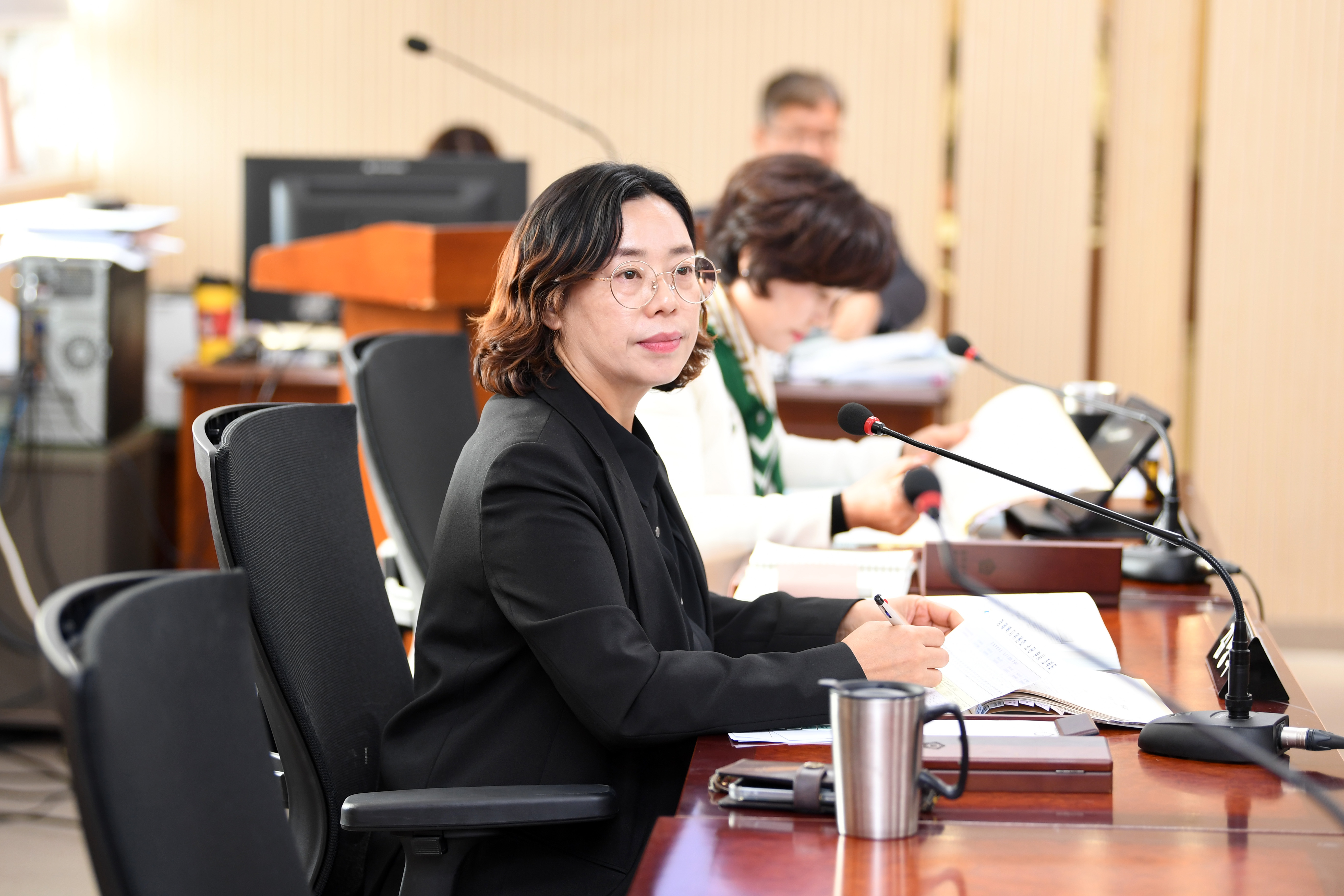 제293회 제2차 정례회 경제복지위원회 회의 첨부이미지 : 20241125 제293회 제2차정례회 경제복지위원회 회의(추경안 예비심사) (9).jpg