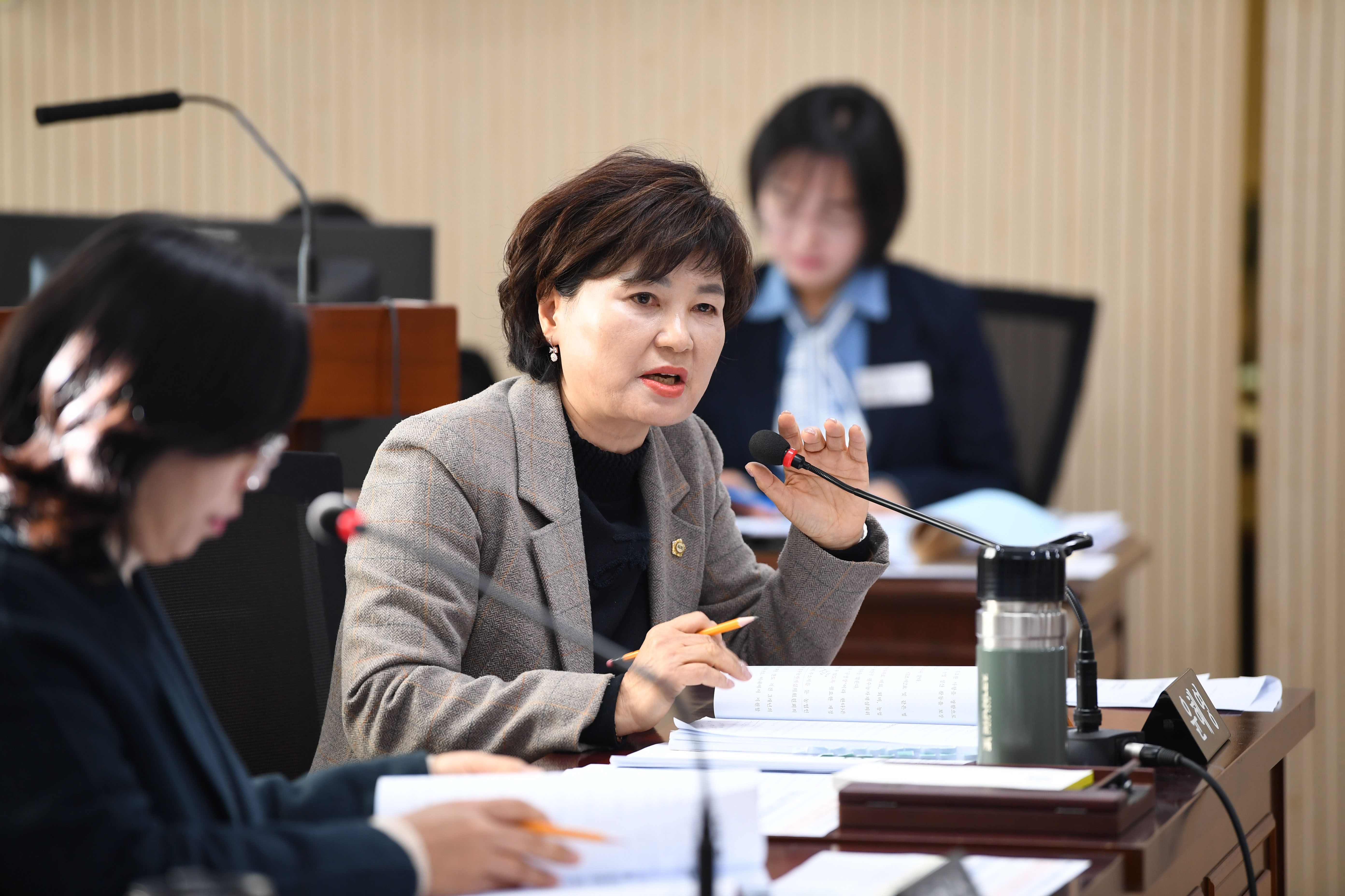 제301회 제2차 정례회 경제복지위원회 회의 첨부이미지 : 20251209 제301회 제2차정례회 경제복지위원회 회의(안건심사) (9).jpg