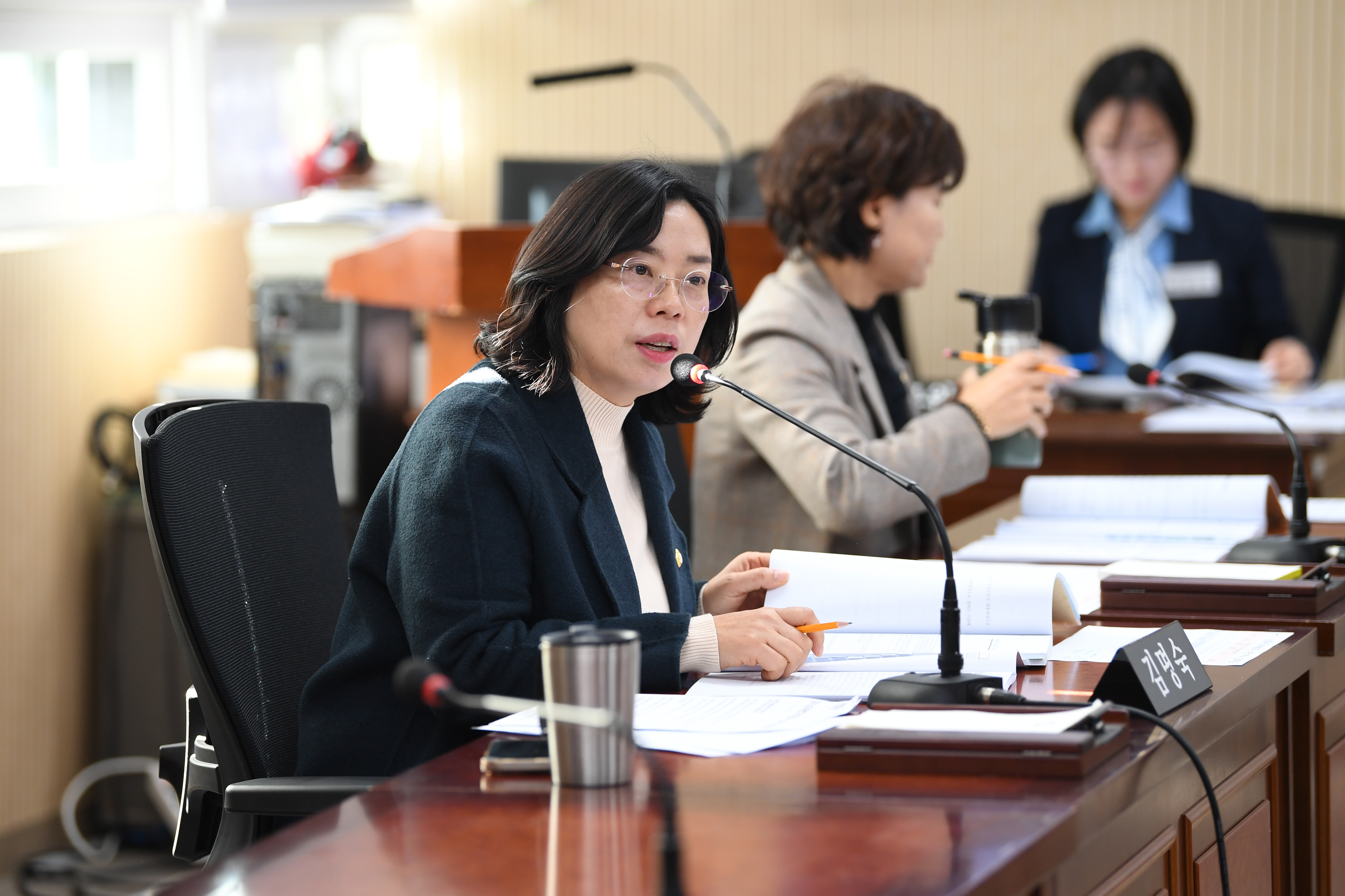 제301회 제2차 정례회 경제복지위원회 회의 첨부이미지 : 20251209 제301회 제2차정례회 경제복지위원회 회의(안건심사) (11).jpg