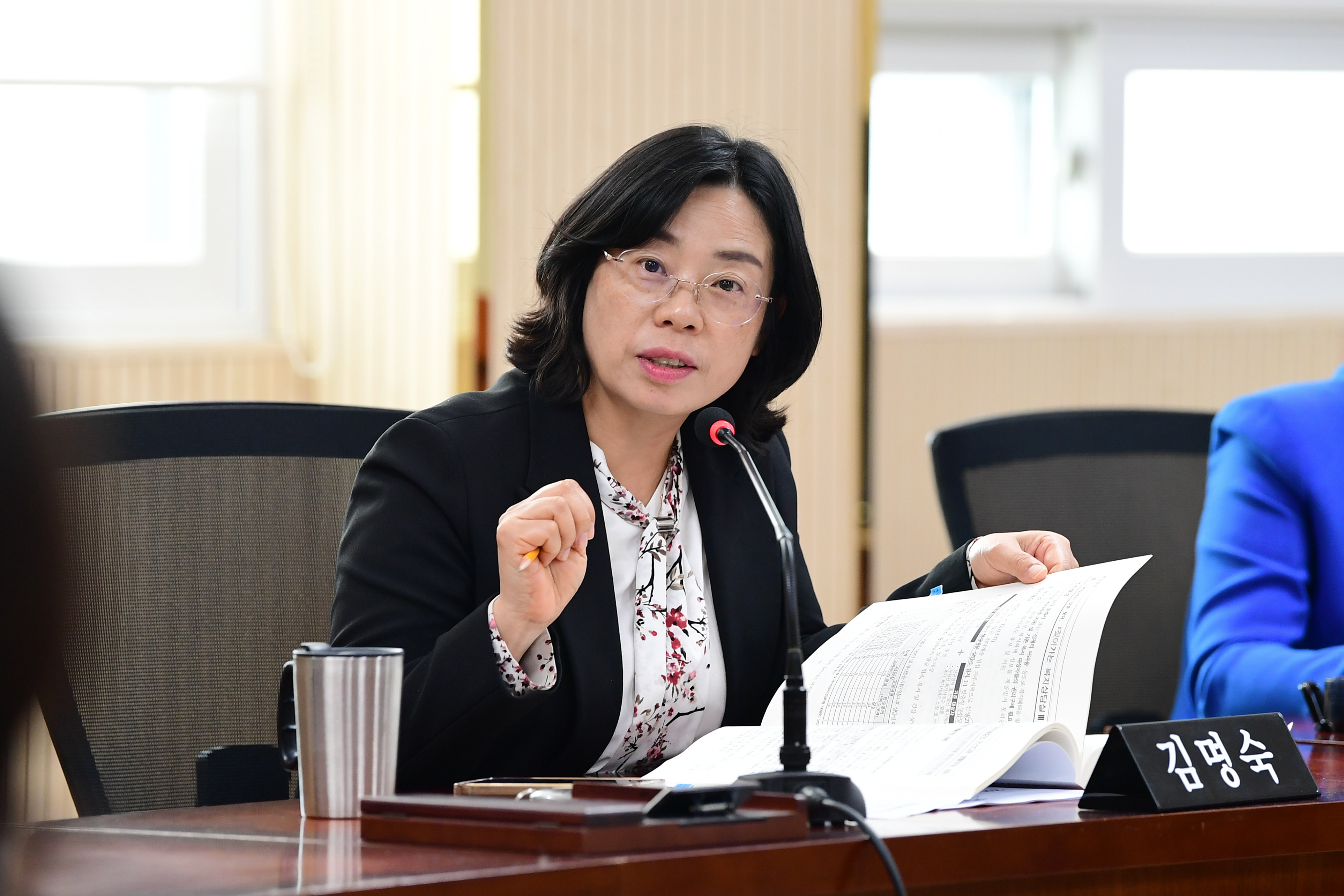 제300회 임시회 경제복지위원회 회의 첨부이미지 : 20251027 제300회 임시회 경제복지위원회 회의(행정사무처리사황 청취) (17).jpg