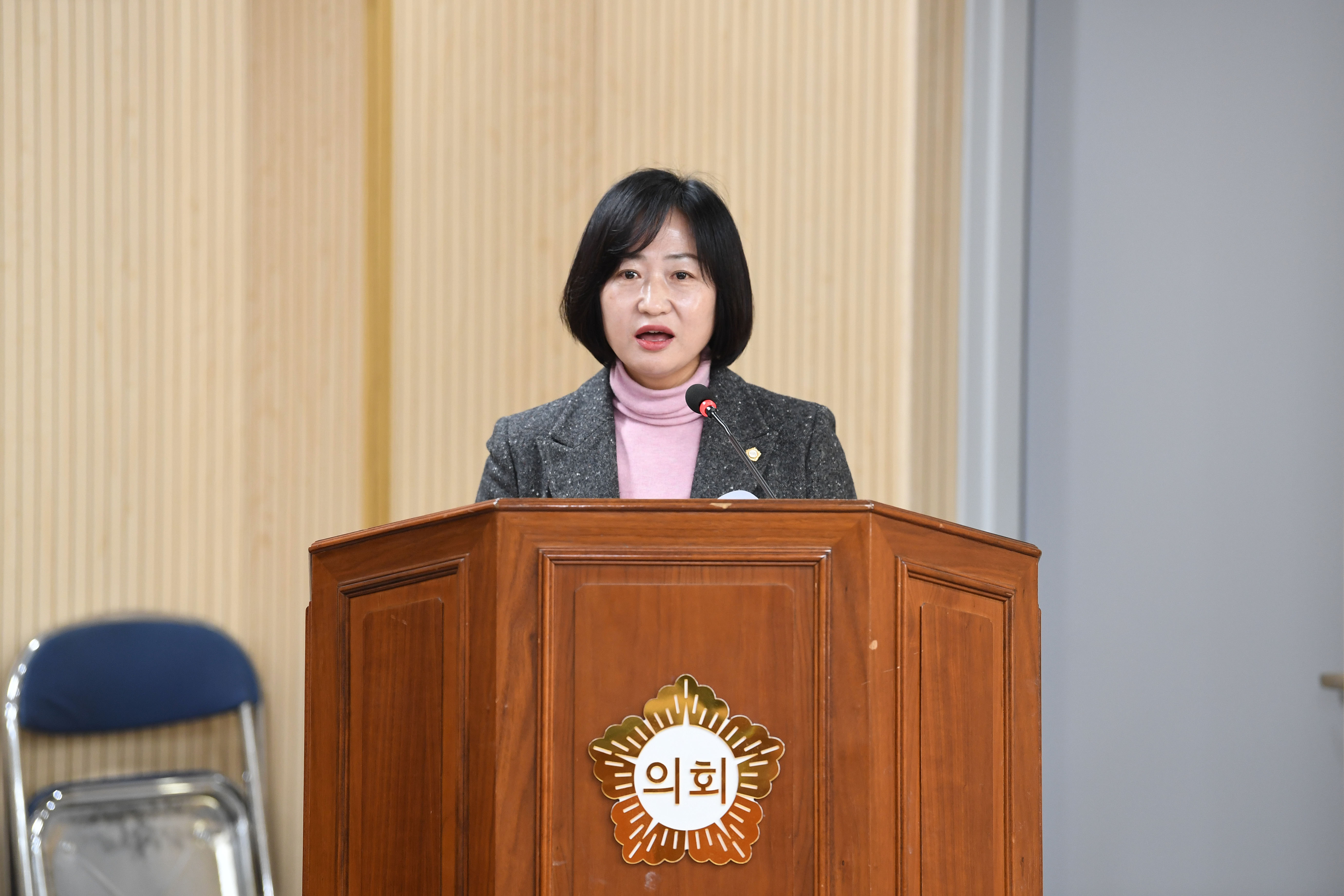 제294회 임시회 경제복지위원회 회의 첨부이미지 : 20250217 제294회 임시회 경제복지위원회 회의(안건심사) (20).jpg
