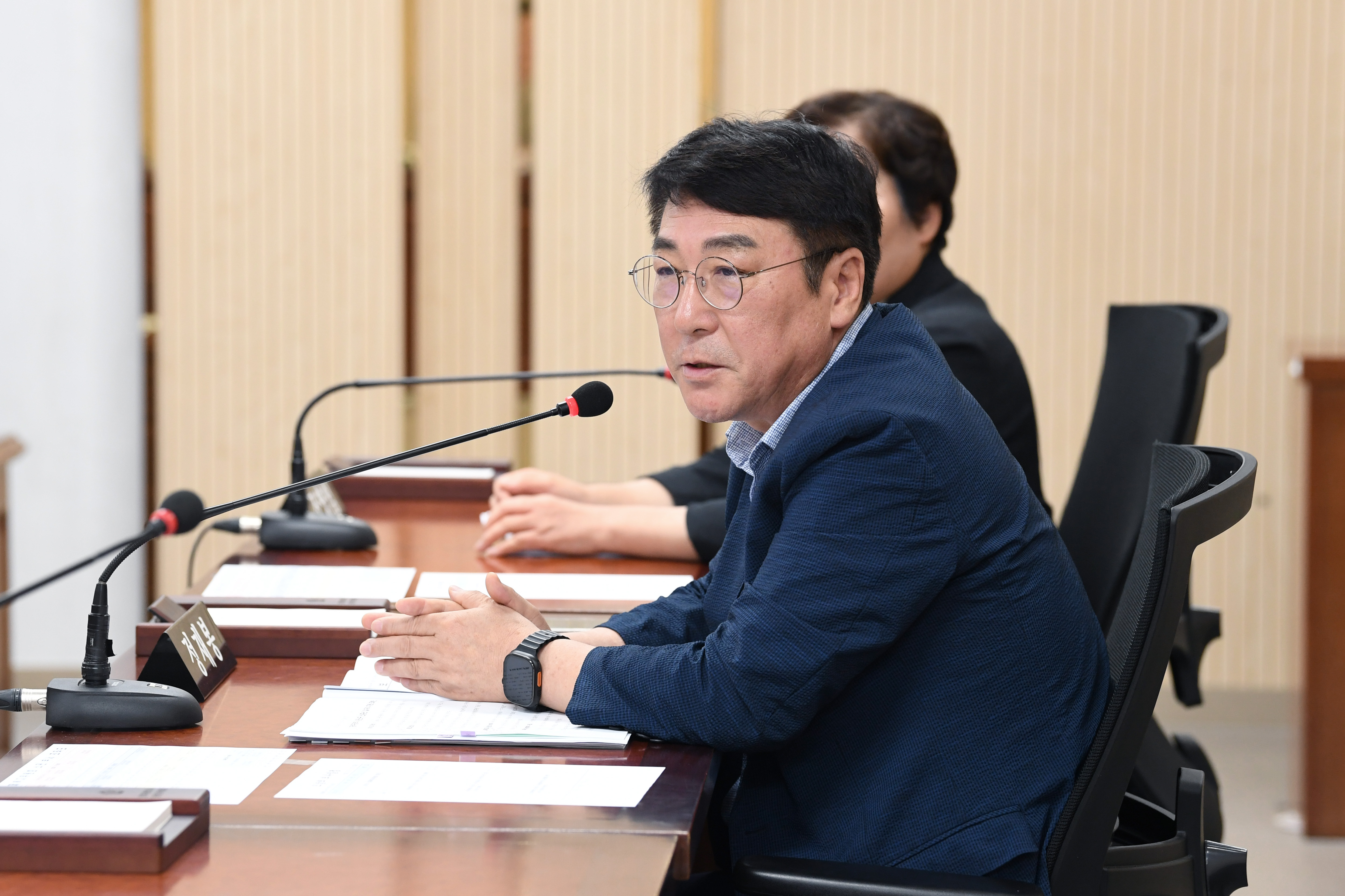 제298회 임시회 경제복지위원회 회의 첨부이미지 : 20250717 제298회 임시회 경제복지위원회 회의(안건심사) (12).jpg