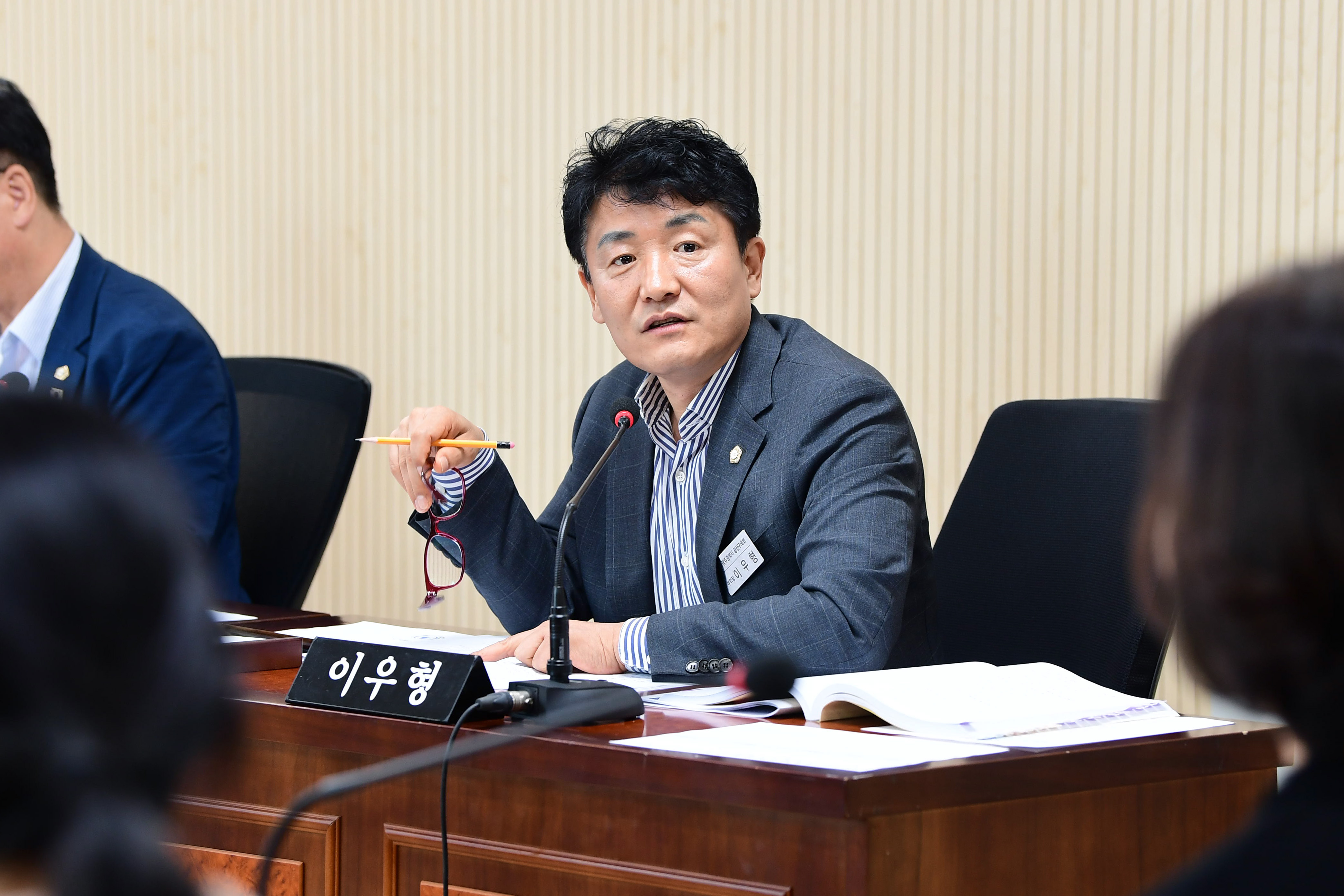 제299회 임시회 경제복지위원회 회의 첨부이미지 : 20250905 제299회 임시회 경제복지위원회 회의(안건심사) (37).jpg