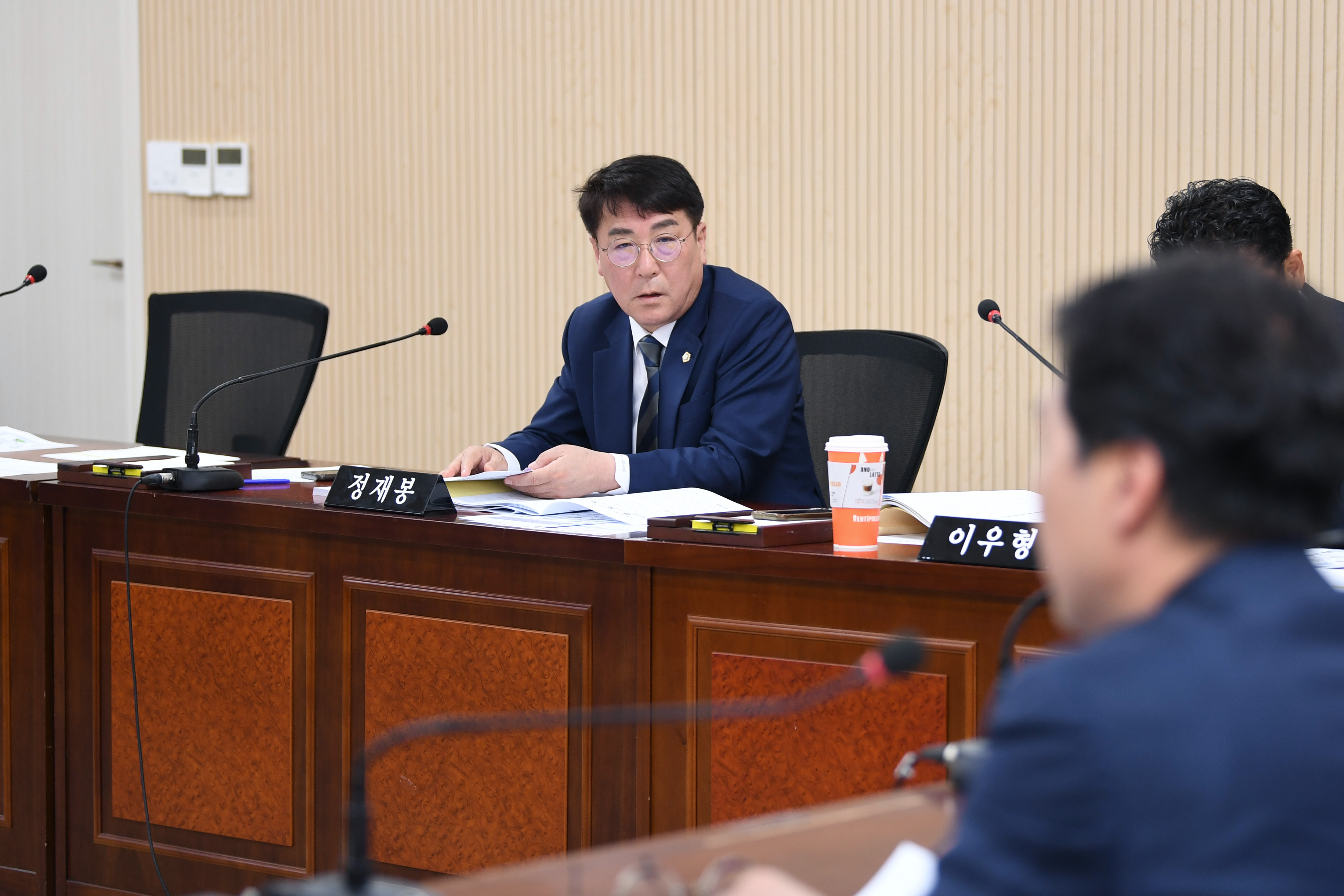 제296회 임시회 경제복지위원회 회의 첨부이미지 : 20250430 제296회 임시회 경제복지위원회 회의(안검심사 및 추경안 예비심사) (9).jpg