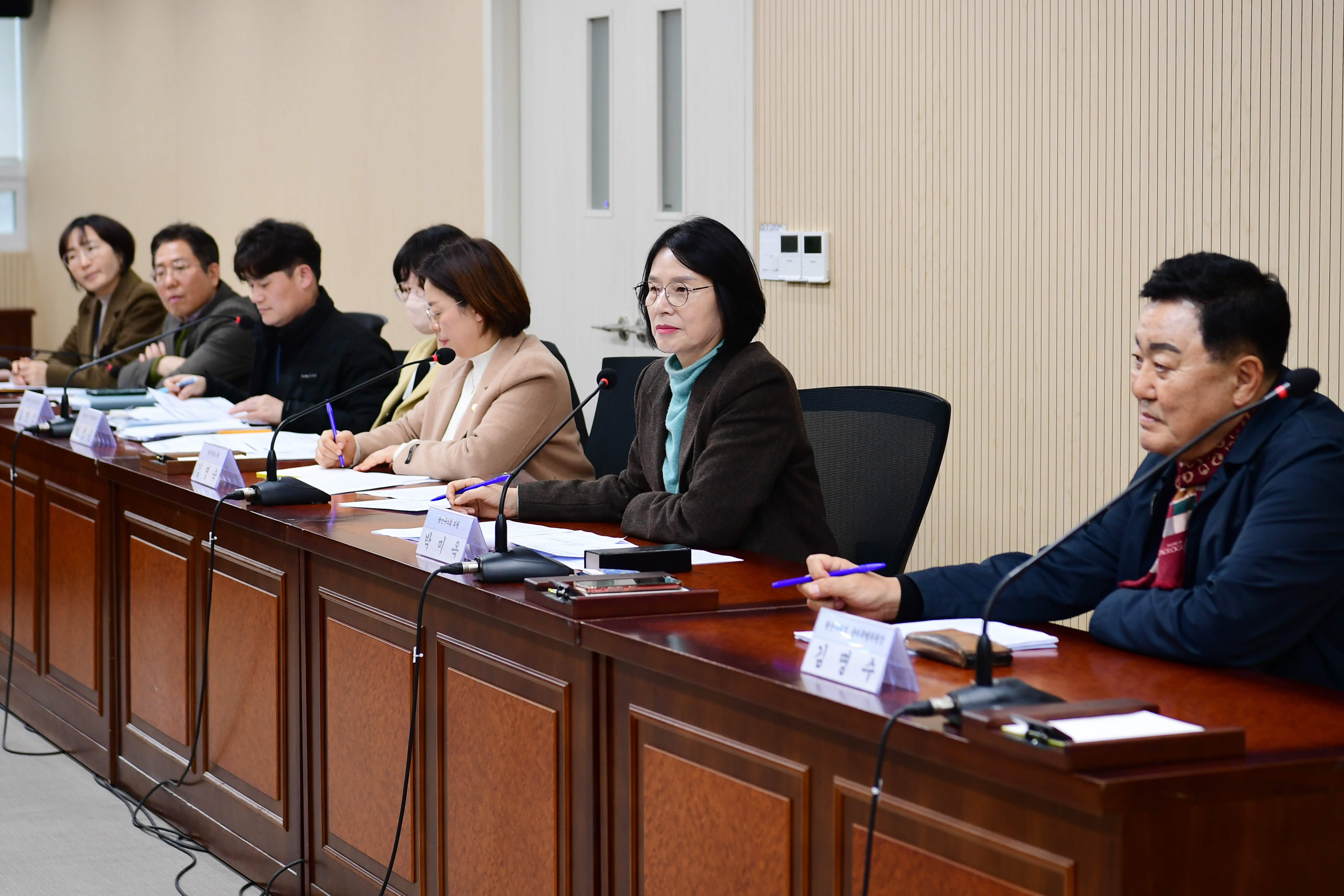 광산구의회, ‘전통시장 활성화’ 위해 상인들과 머리 맞대 첨부이미지 : 2-2_20240216_광산구의회, ‘전통시장 활성화' 위해 상인들과 머리 맞대.jpg
