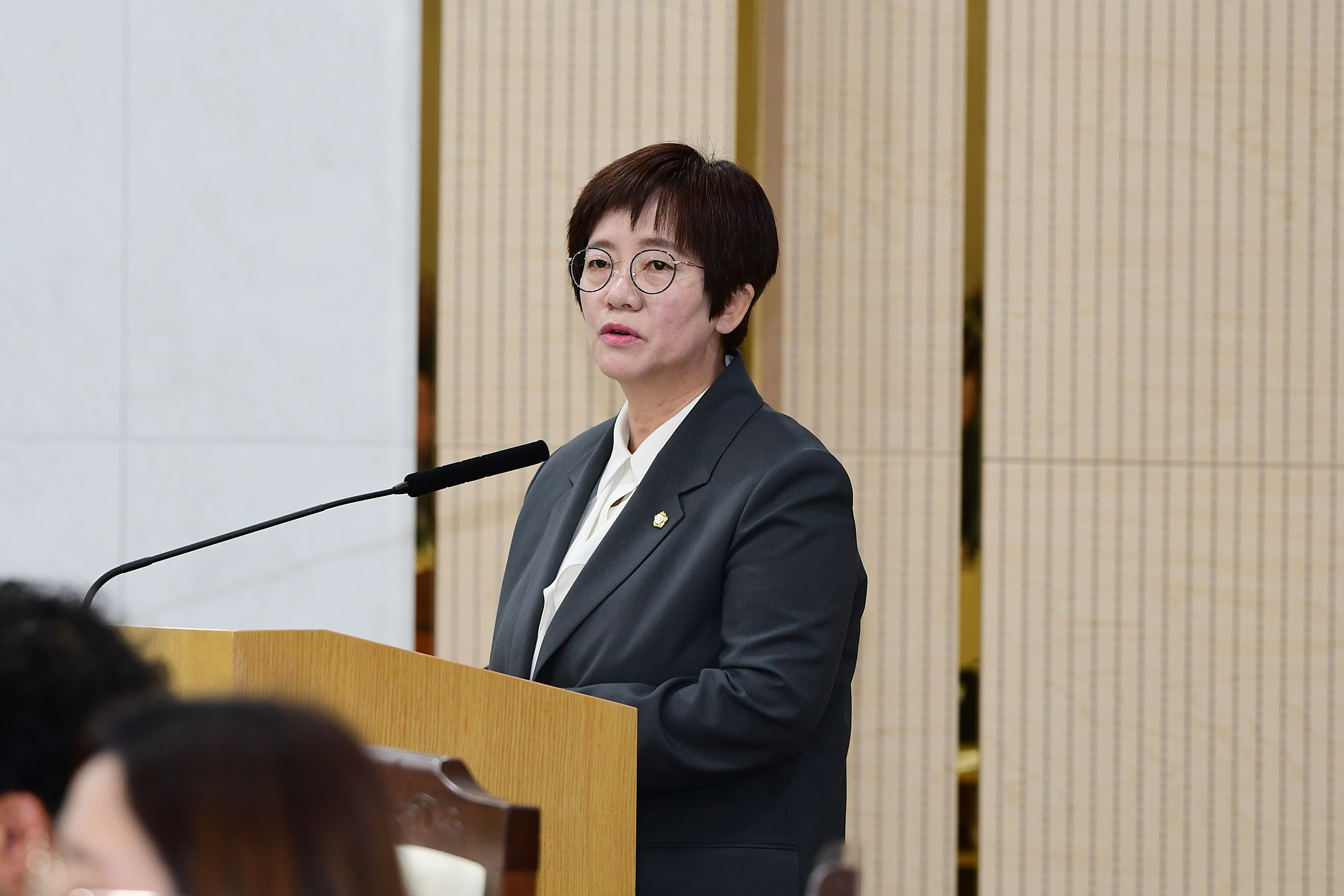 김은정 광산구의원, ‘공공의 그림자’ 민간위탁노동자 보호해야 첨부이미지 : 3-1_20240326_김은정 광산구의원, ‘공공의 그림자’ 민간위탁노동자 보호해야.jpg