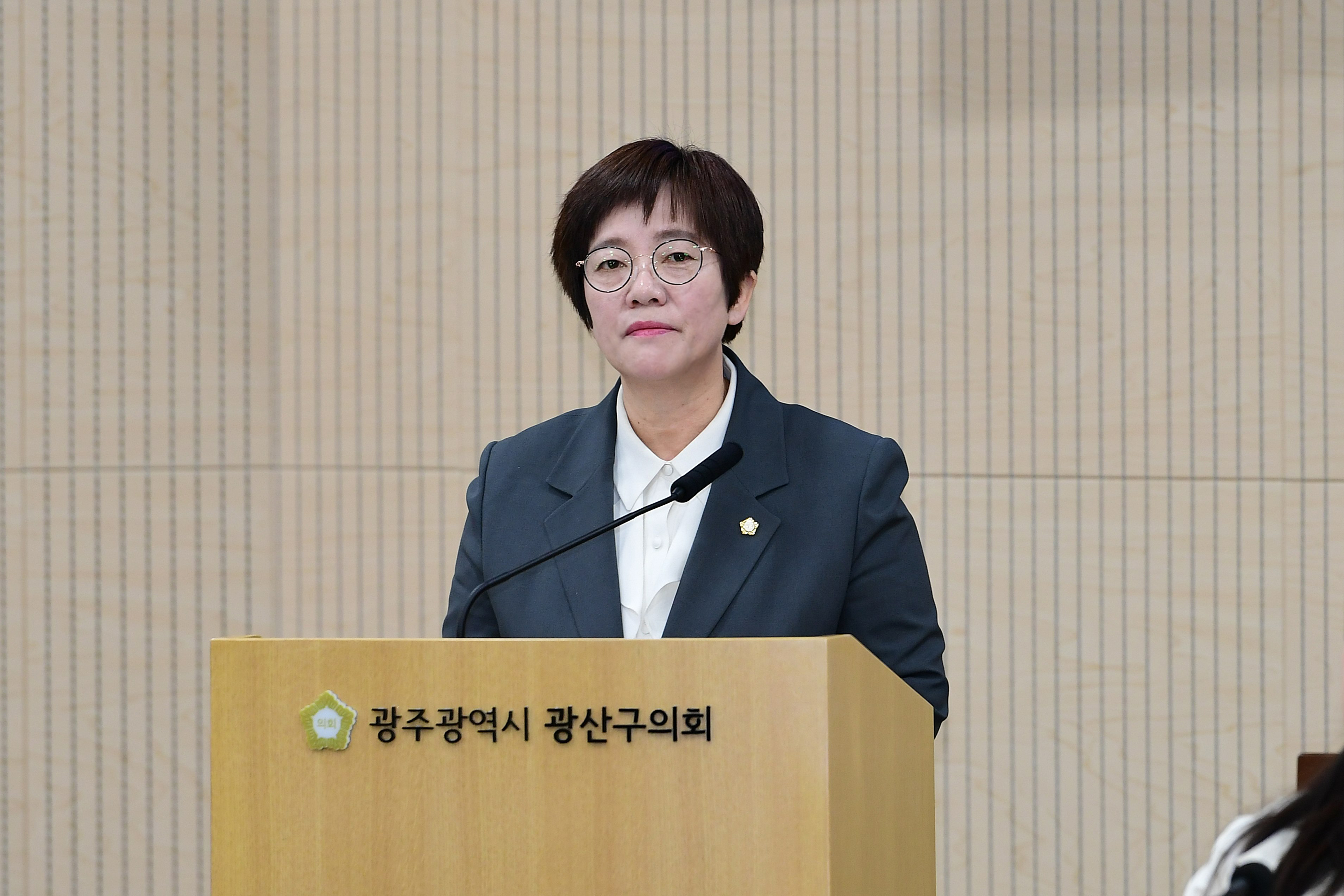 김은정 광산구의원, ‘공공의 그림자’ 민간위탁노동자 보호해야 첨부이미지 : 3-3_20240326_김은정 광산구의원, ‘공공의 그림자’ 민간위탁노동자 보호해야.jpg