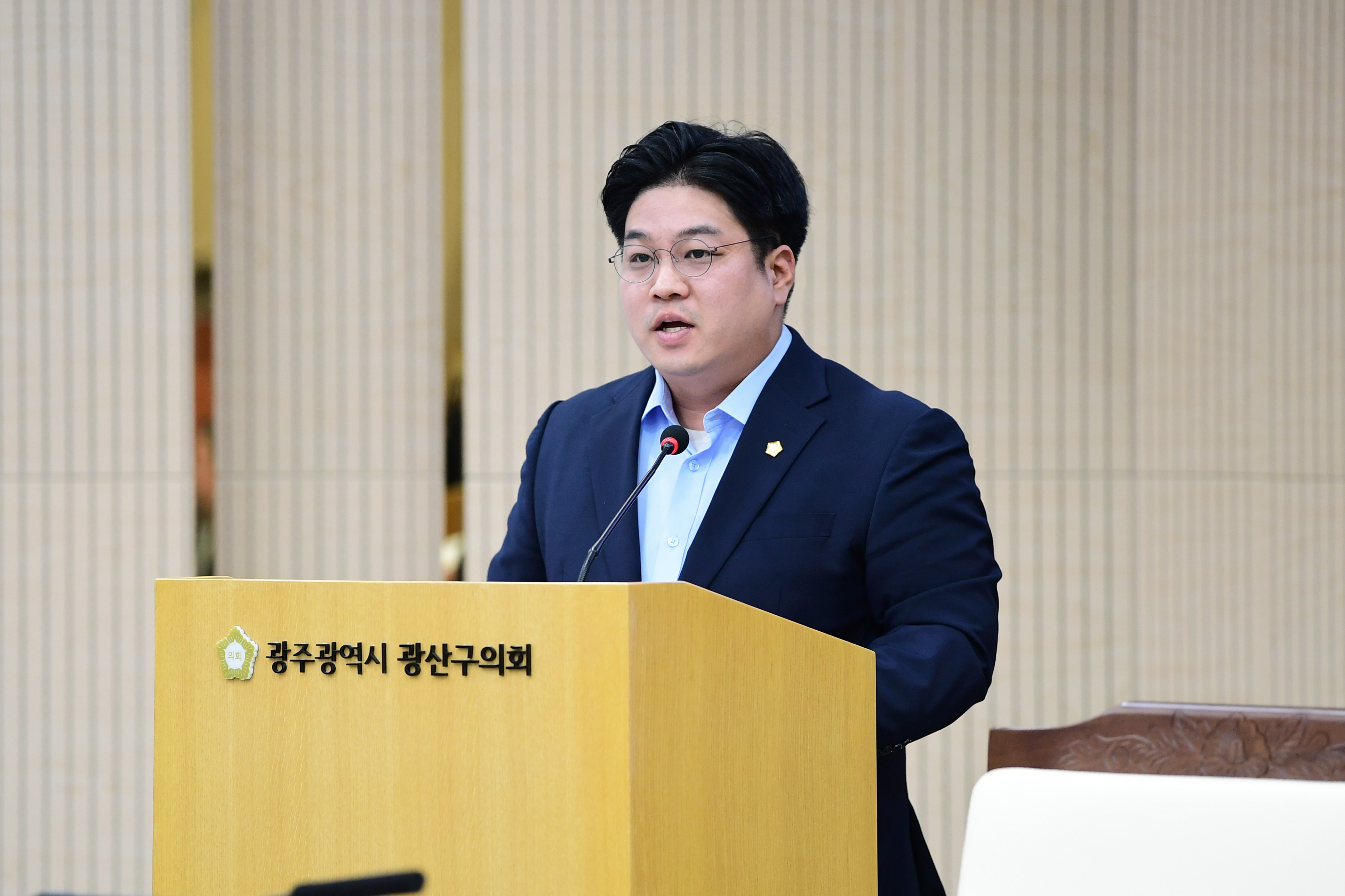 박해원 광산구의원, 광산구 옥외광고물 자유표시구역 지정 촉구 첨부이미지 : 2-1_제300회 광산구의회 임시회 제2차 본회의 5분자유발언_박해원 의원.jpg