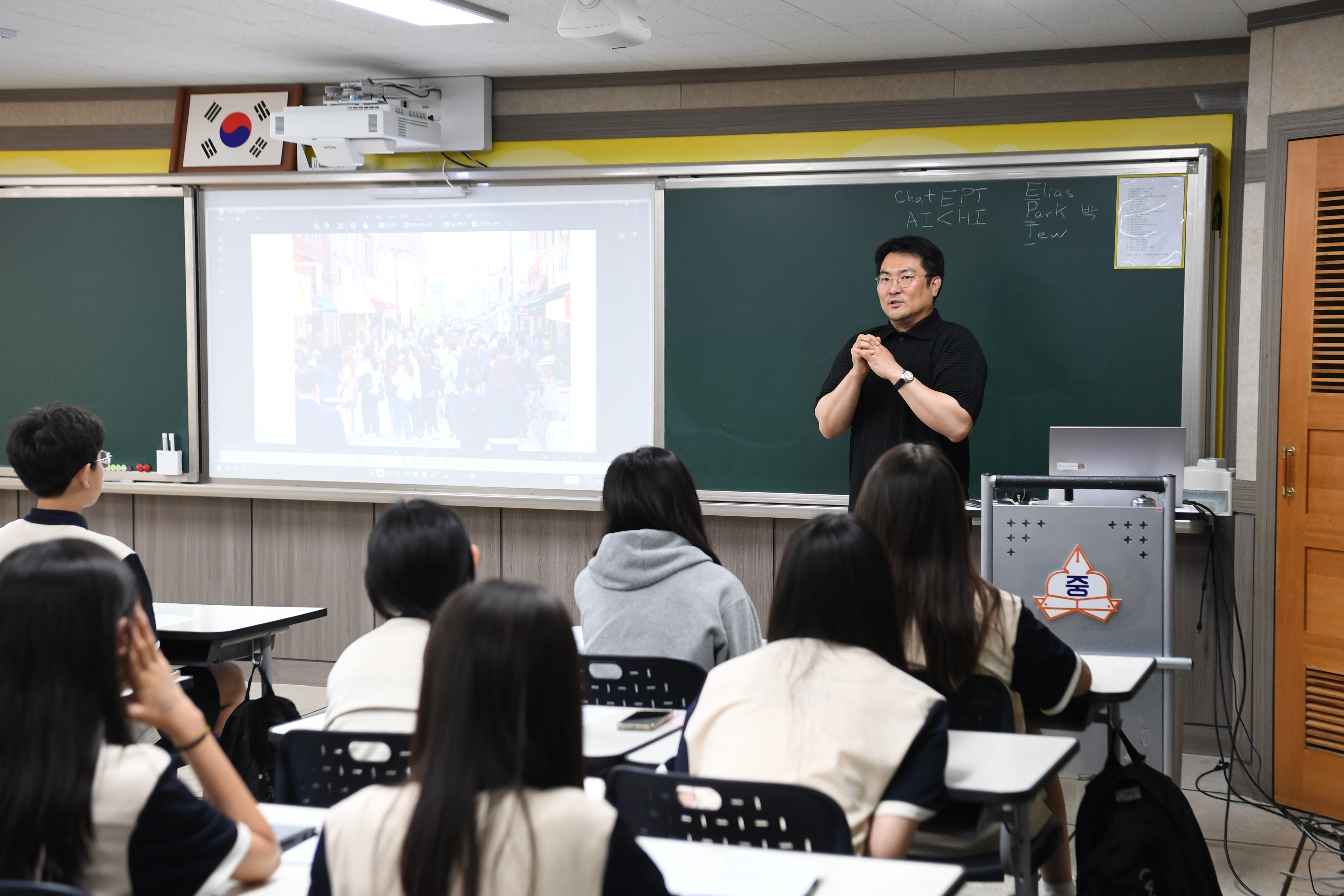 광산구의회, 청소년 참당당 정치 아카데미 ‘3차시’ 성료 첨부이미지 : 2-3_20250529_광산구의회, 청소년 참당당 정치 아카데미 ‘3차시’ 성료.jpg