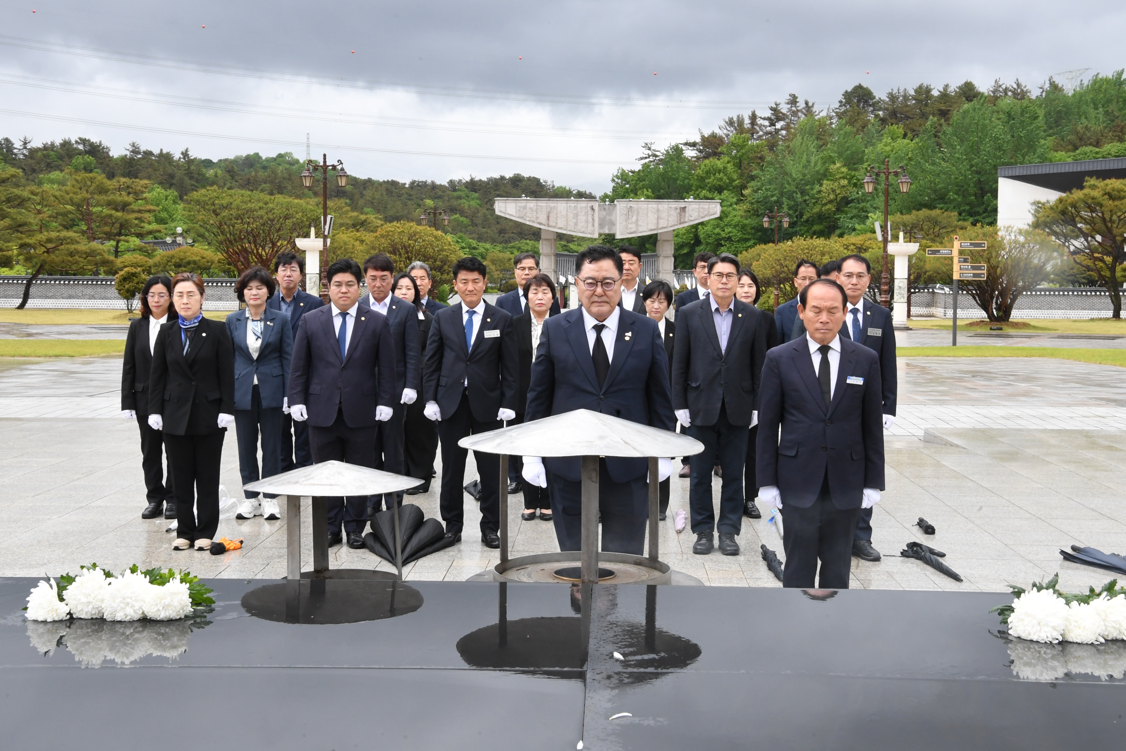 광산구의회, 5·18민주화운동 제45주년 기념 참배 첨부이미지 : 2-1_20250509_광산구의회, 5·18민주화운동 제45주년 기념 참배.jpeg