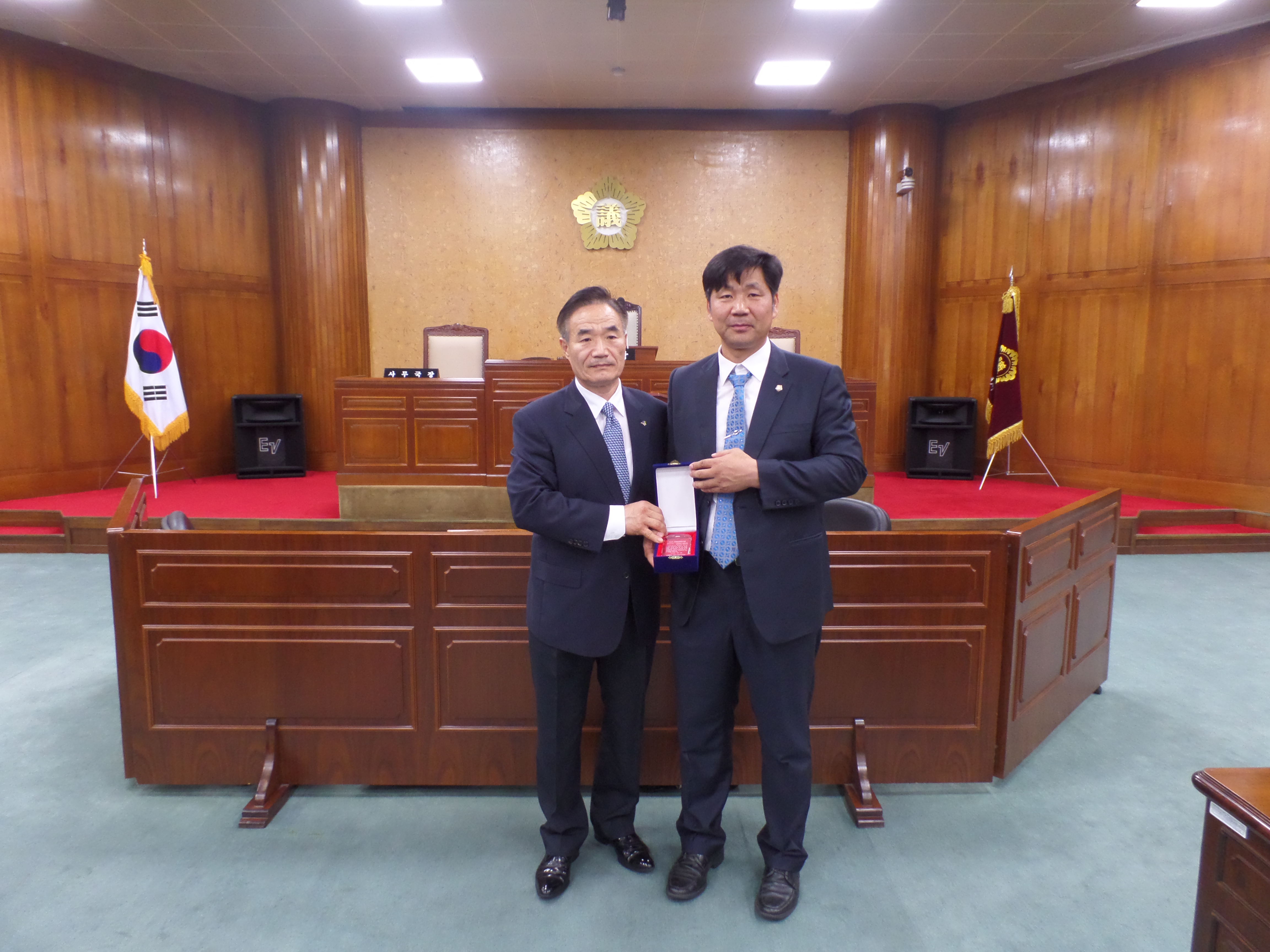 미래경영대상 최우수의원 선정 - 최병식의원 첨부이미지 : 2015.7.3.최우수의원 선정(최병식 의원).JPG