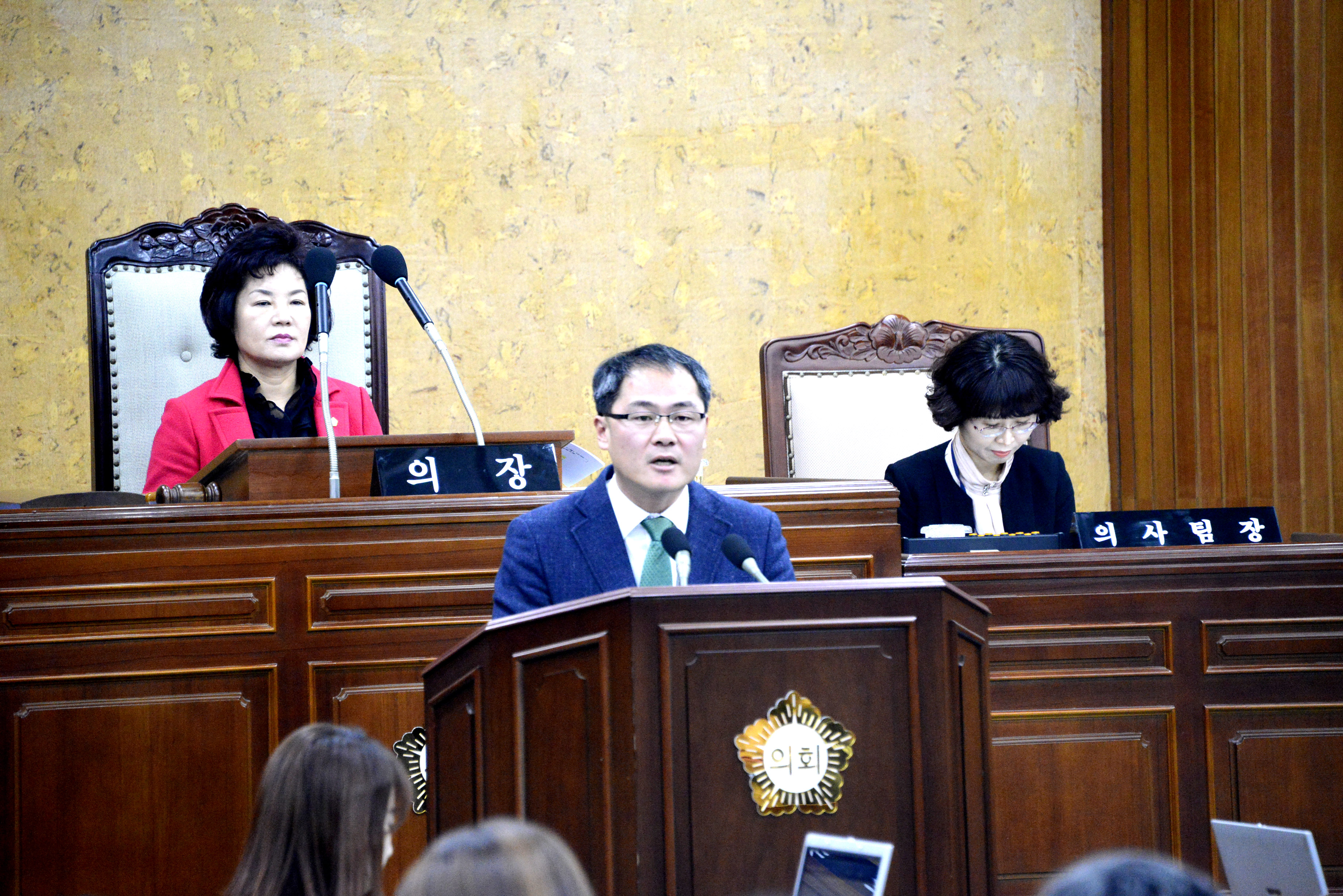 광산구의회 212회 정례회 본회의…김동호 의원 질의 첨부이미지 : 2015. 12.7.  제212회정례회구정질문(김동호)2.JPG