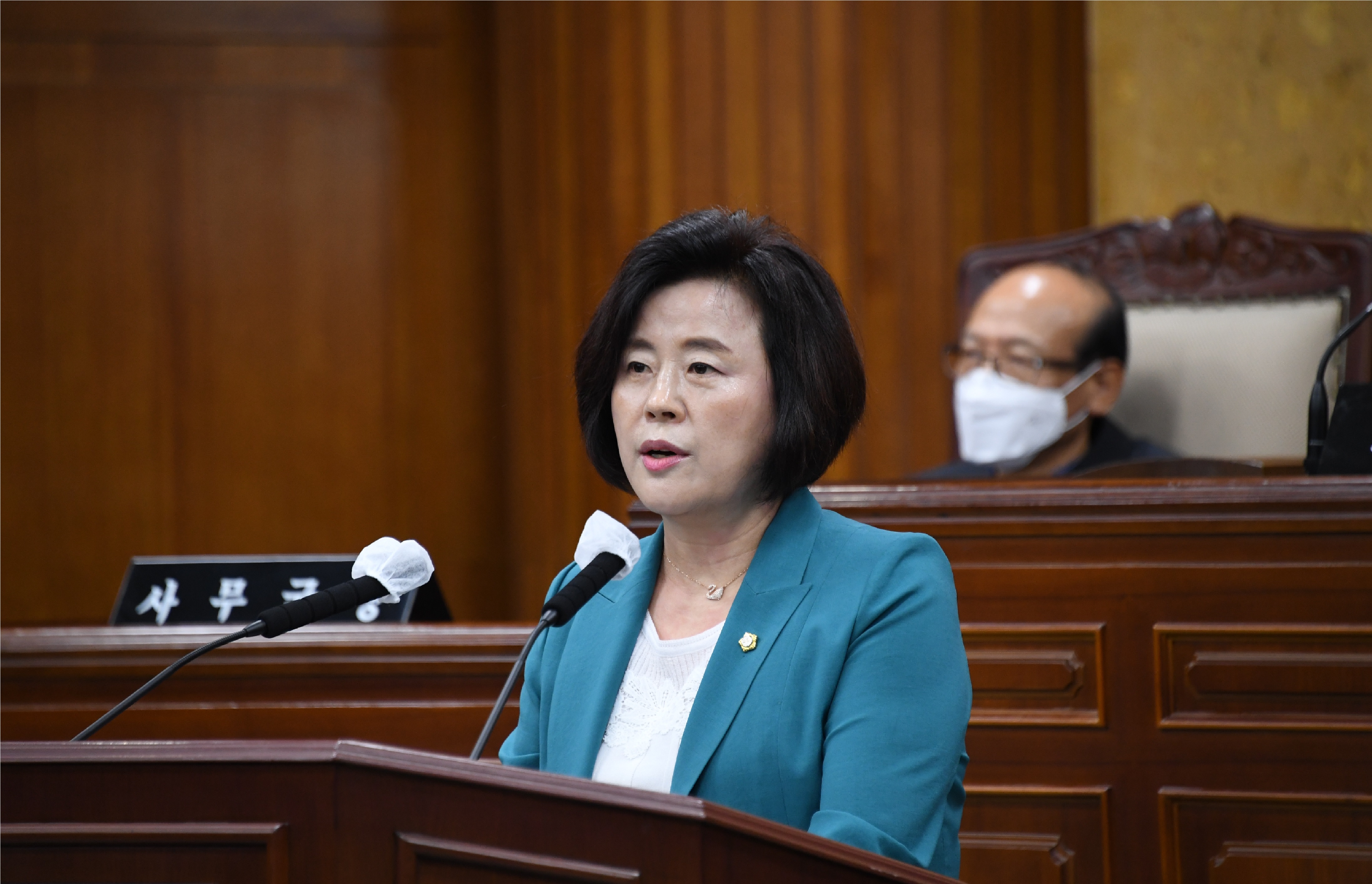 광산구의회 김은단 의원, “일관성 없는 주먹구구식 행정, 신뢰 잃어” 첨부이미지 : _200615_광산구의회 제255회 제1차정례회 1차본회의 5분발언_김은단의원_일관성 없는 주먹구구식 행정, 신뢰 잃어.JPG