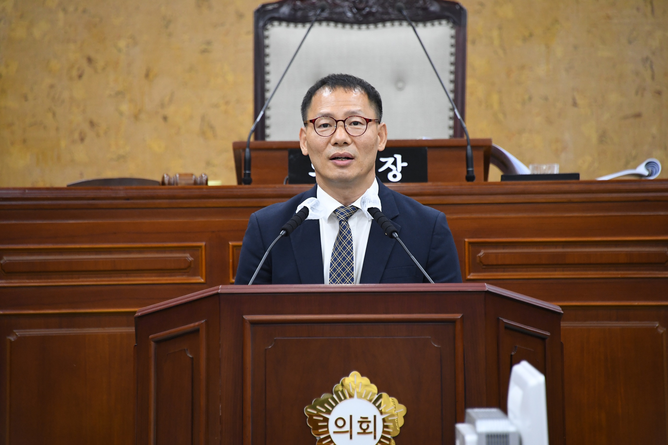 광산구의회 김영관 의원, 산업재해 방지·임곡동 제조업소 건축허가 문제 등 탁상행정 질타, 정례회 구정질의 첨부이미지 : _200622_광산구의회 제255회 제1차정례회_구정질문_김영관 의원(1).JPG