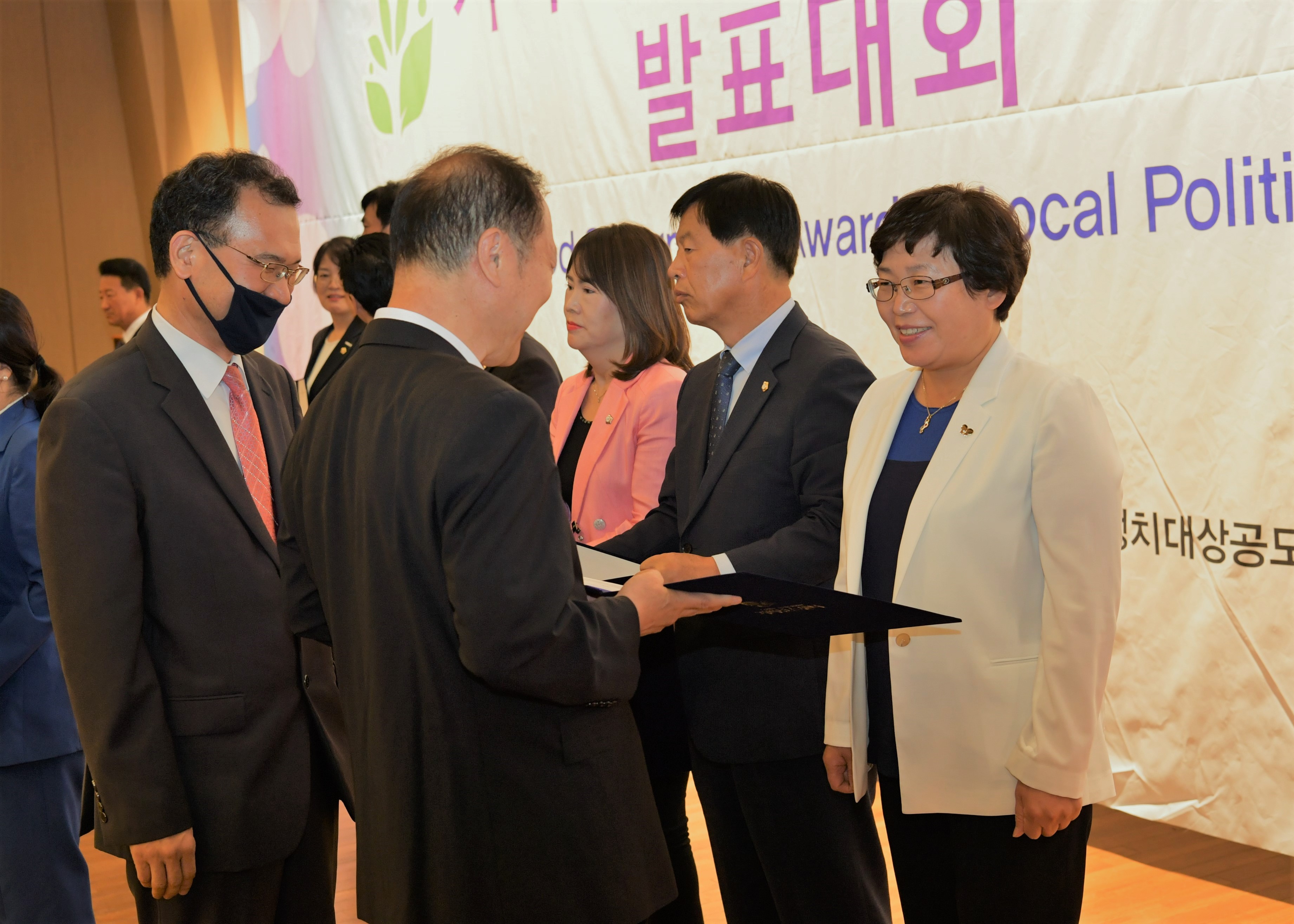 광산구의회 조영임의원, 거버넌스 지방정치대상 2년 연속 우수상 수상 첨부이미지 : 20200624_광산구의회 조영임의원 거버넌스 지방정치대상 2년 연속 우수상 수상(2).jpg