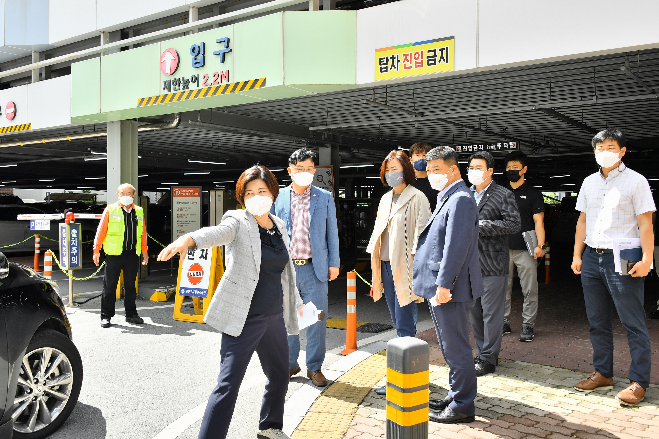 광산구의회 기획총무위원회, 마을버스 운행 등 현장 점검 첨부이미지 : 2-3. 20210908 광산구의회 기획총무위원회마을버스 운행 등 현장 점검.JPG