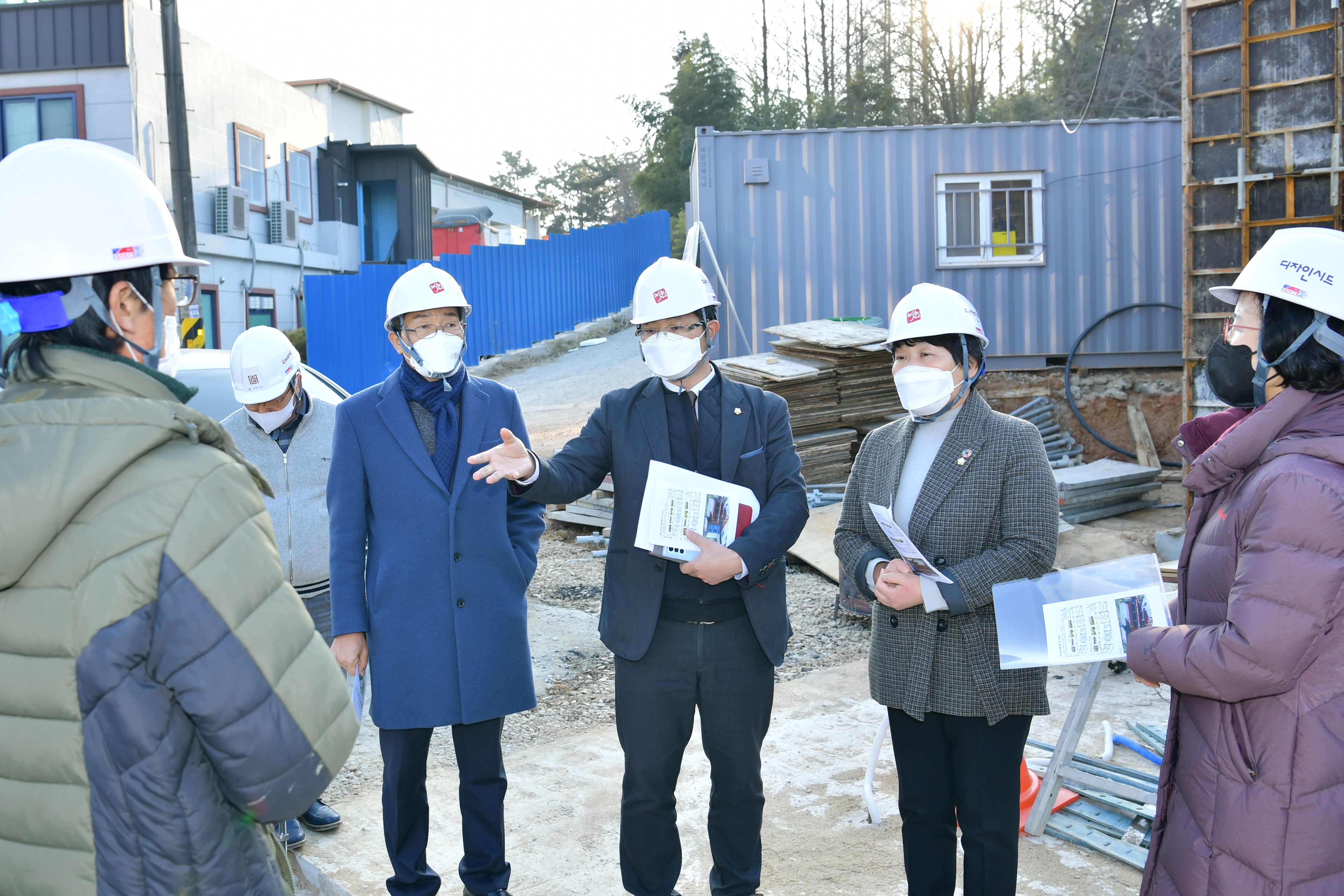 광산구의회 산업도시위원회, 관내 푸드뱅크 및 특화사업장 예정지 현장활동  첨부이미지 : 2-1. 광산구의회 산업도시위원회, 관내 푸드뱅크 및 특화사업장 예정지 현장활동(발달장애인 특화사업 공사현장).JPG