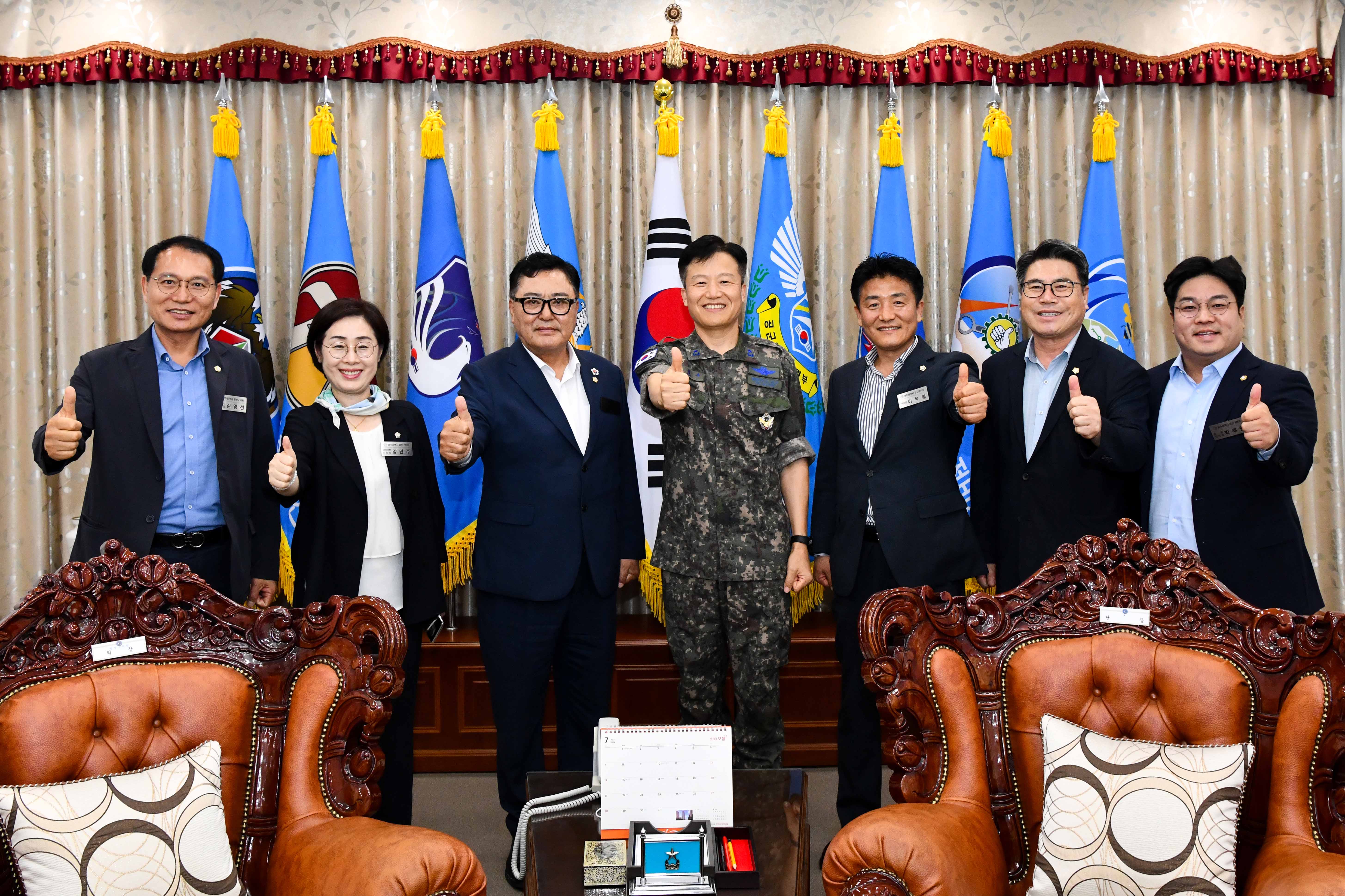 제9대 후반기 의장단 유관기관 방문 첨부이미지 : 20240814 후반기 의장단 유관기관 방문(공군제1전투비행단) (5).jpg