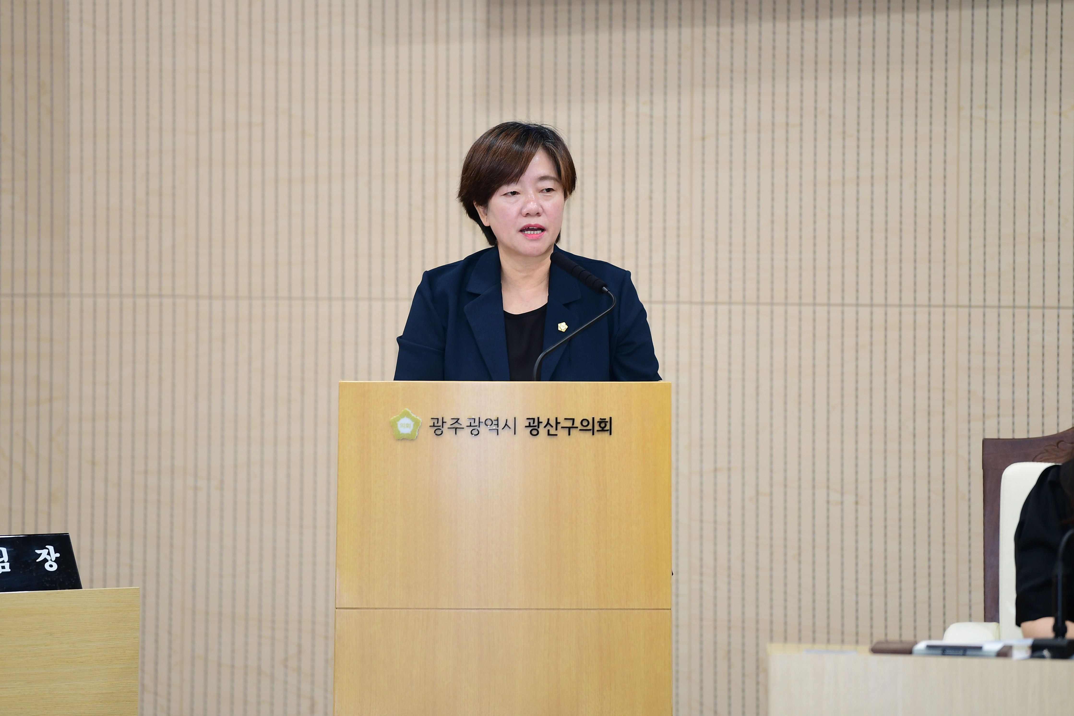김은정 광산구의원, 수거차 진입 못 하는 ‘지하 4층’ 쓰레기수거장 지적 첨부이미지 : 2-3_20240628_김은정 광산구의원, 수거차 진입 못 하는 ‘지하 4층’ 쓰레기수거장 지적.jpg