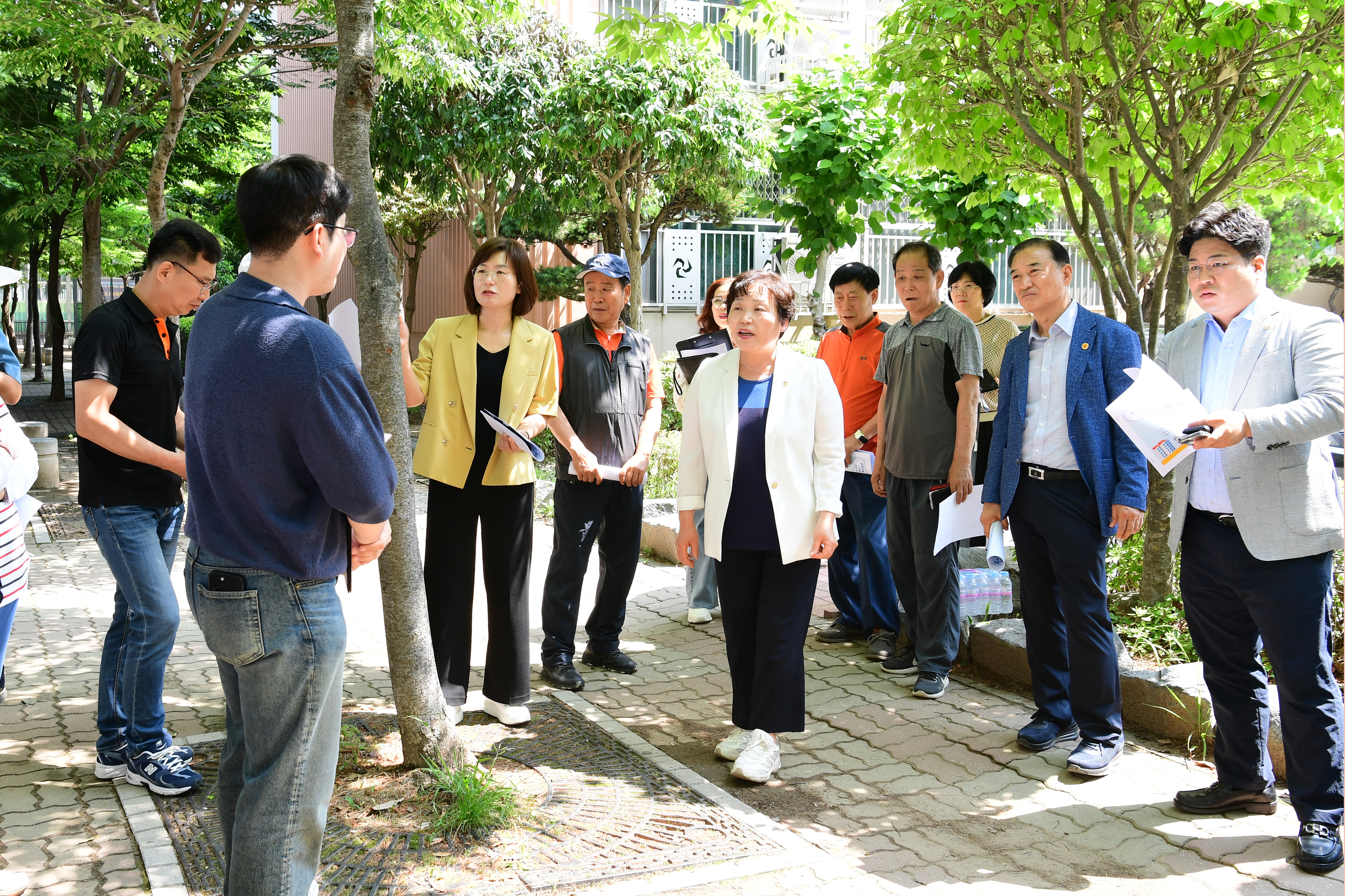 광산구의회, 공동주택 간 ‘공공보행통로’ 갈등 해소 나서 첨부이미지 : 2-4_20240704_광산구의회, 공동주택 간 ‘공공보행통로’ 갈등 해소 나서.jpg