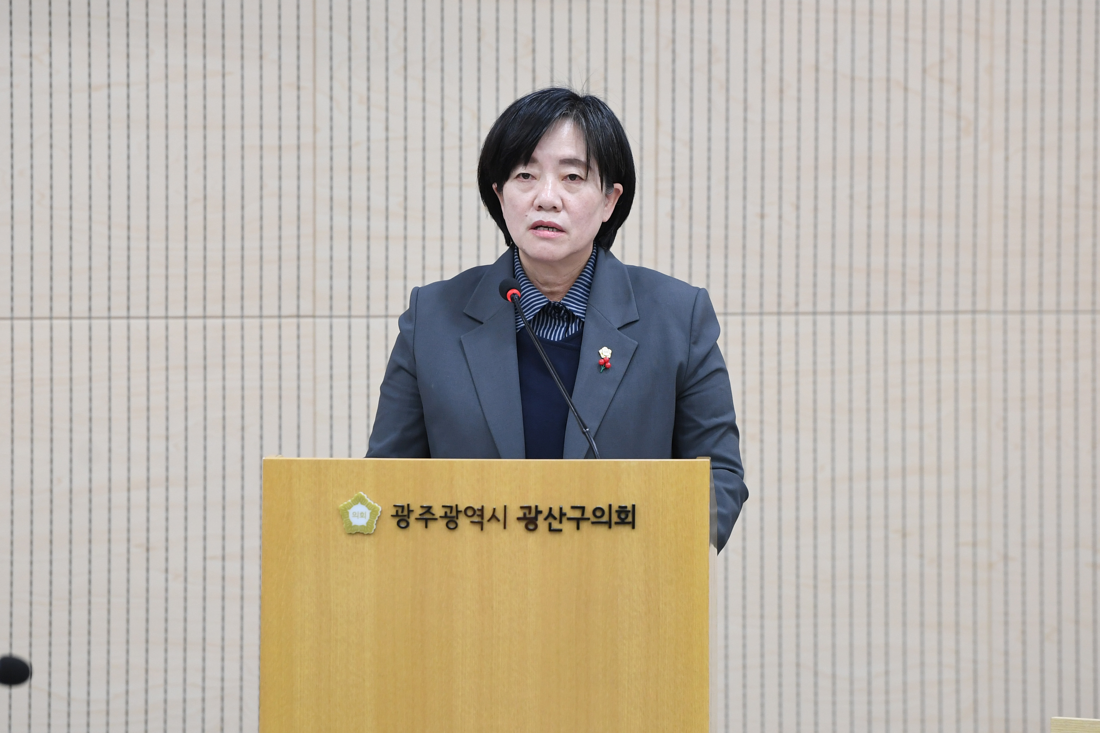 김은정 광산구의원, “보건소 공무직 ‘행정 편의주의’ 희생양” 첨부이미지 : 2-2_제301회 광산구의회 정례회 제4차 본회의 5분 자유발언_김은정 의원.jpg
