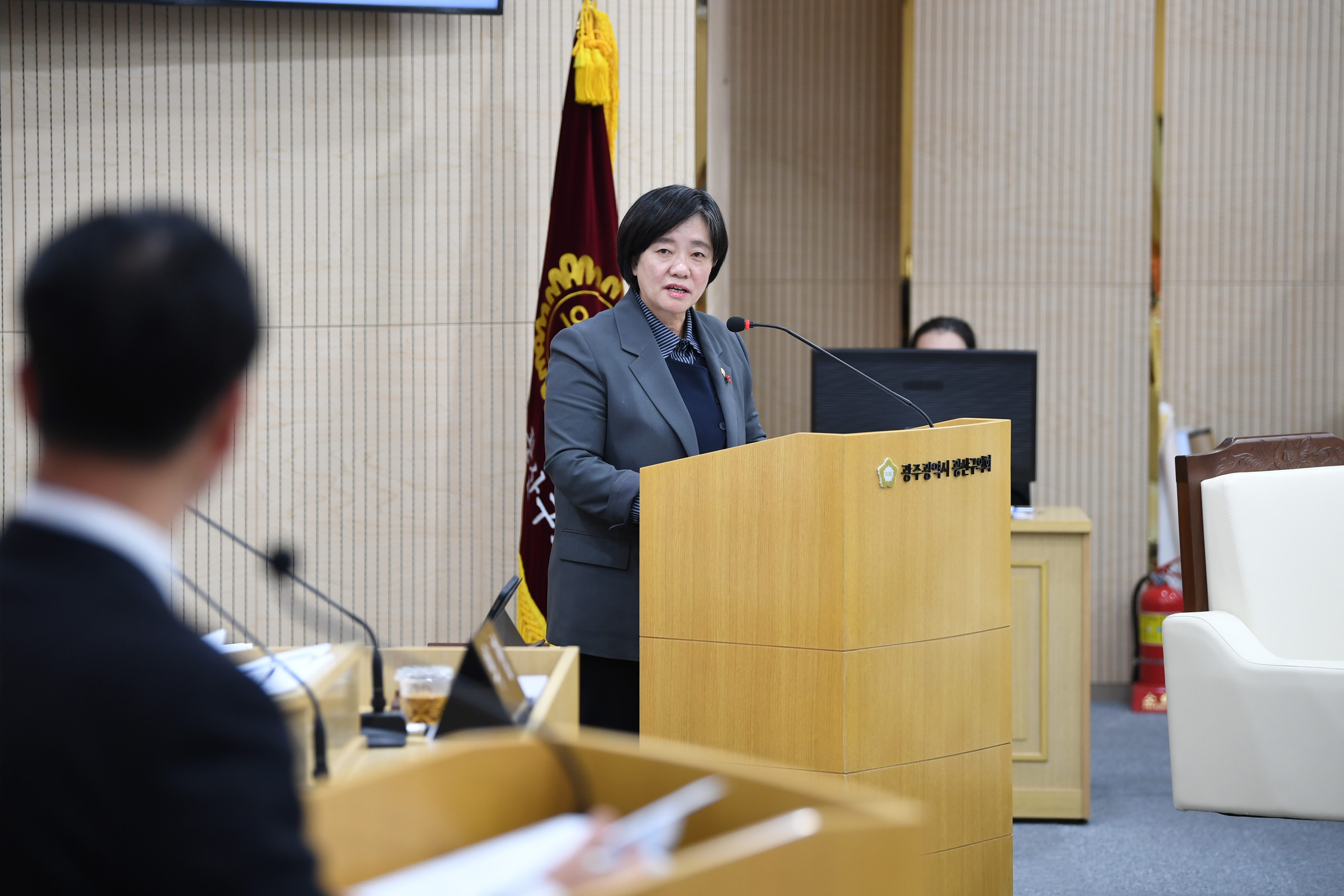 김은정 광산구의원, 첨단둘레길·시민광장 사업 ‘송곳 질문’ 첨부이미지 : 2-1_제301회 광산구의회 정례회 제3차 본회의 구정질문_김은정 의원.jpg