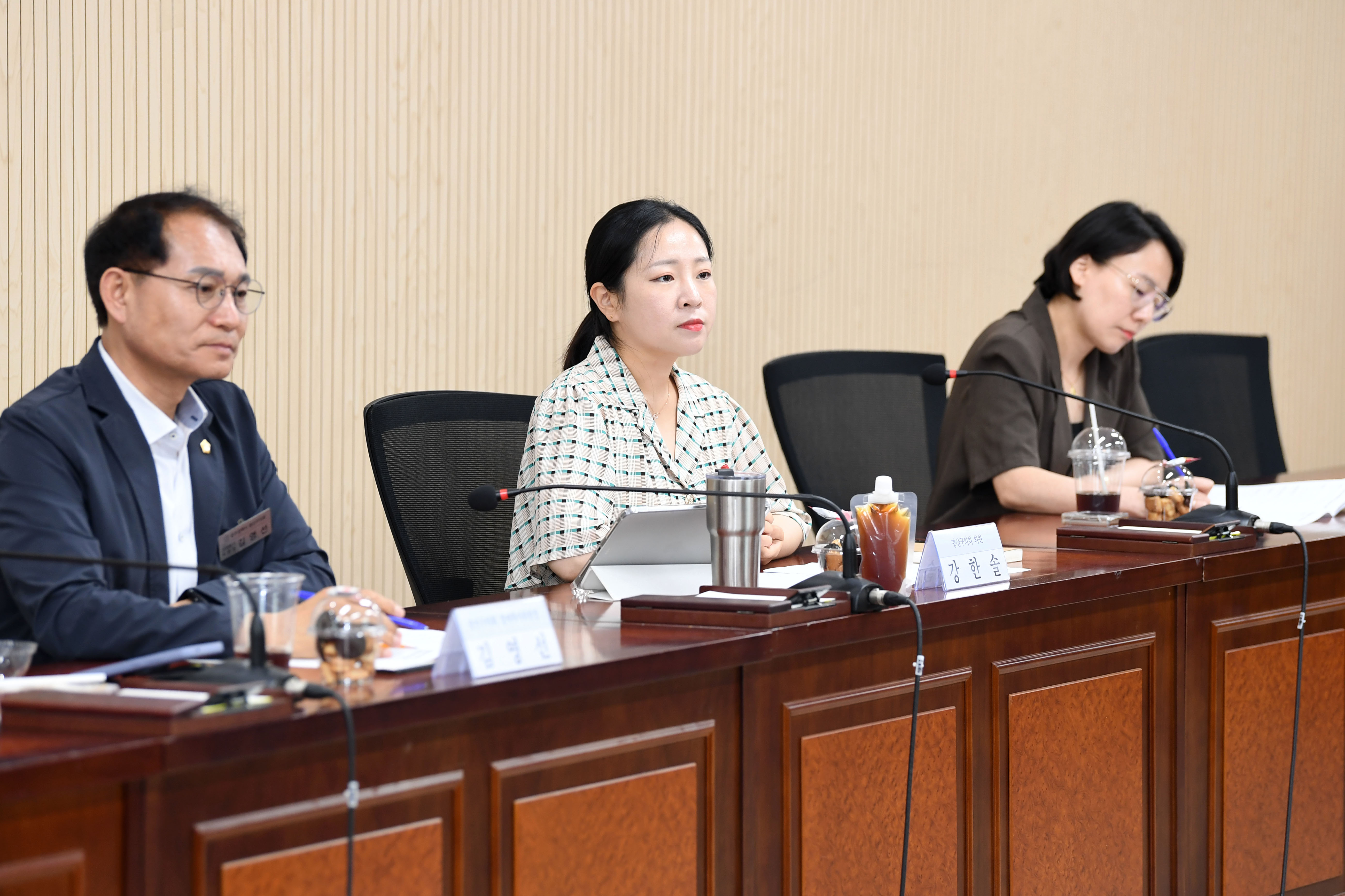 광산구의회, 이주배경청소년 지원방안 마련 정책간담회 개최 첨부이미지 : 2-3_강한솔 광산구의원 이주배경청소년 지원방안 마련 정책간담회 개최.jpg.jpg