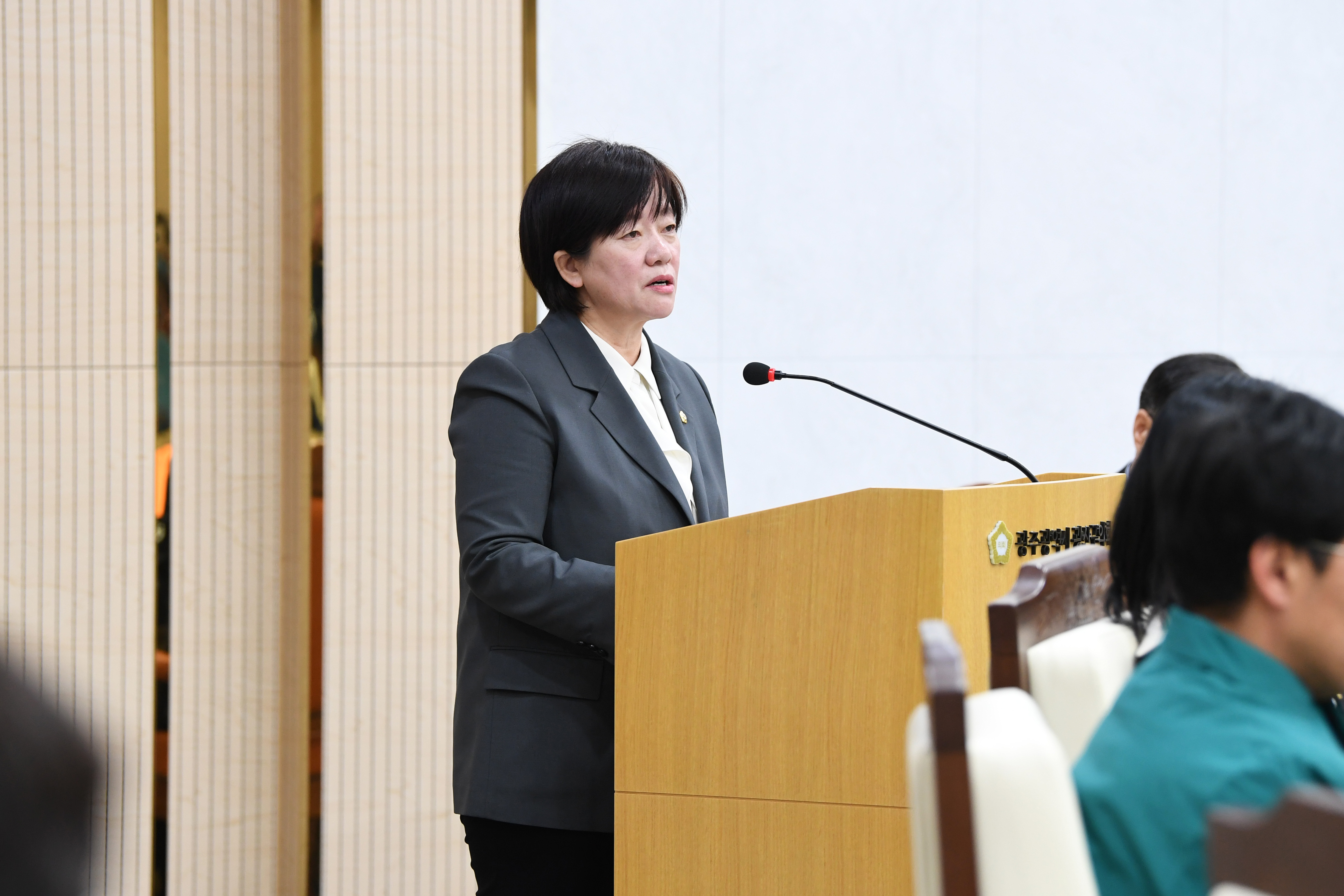 김은정 광산구의원, ‘집합건물’ 관리 체계 마련 촉구 첨부이미지 : 2-4_제295회 광산구의회 임시회 제1차 본회의 5분 자유발언_김은정 의원.jpg