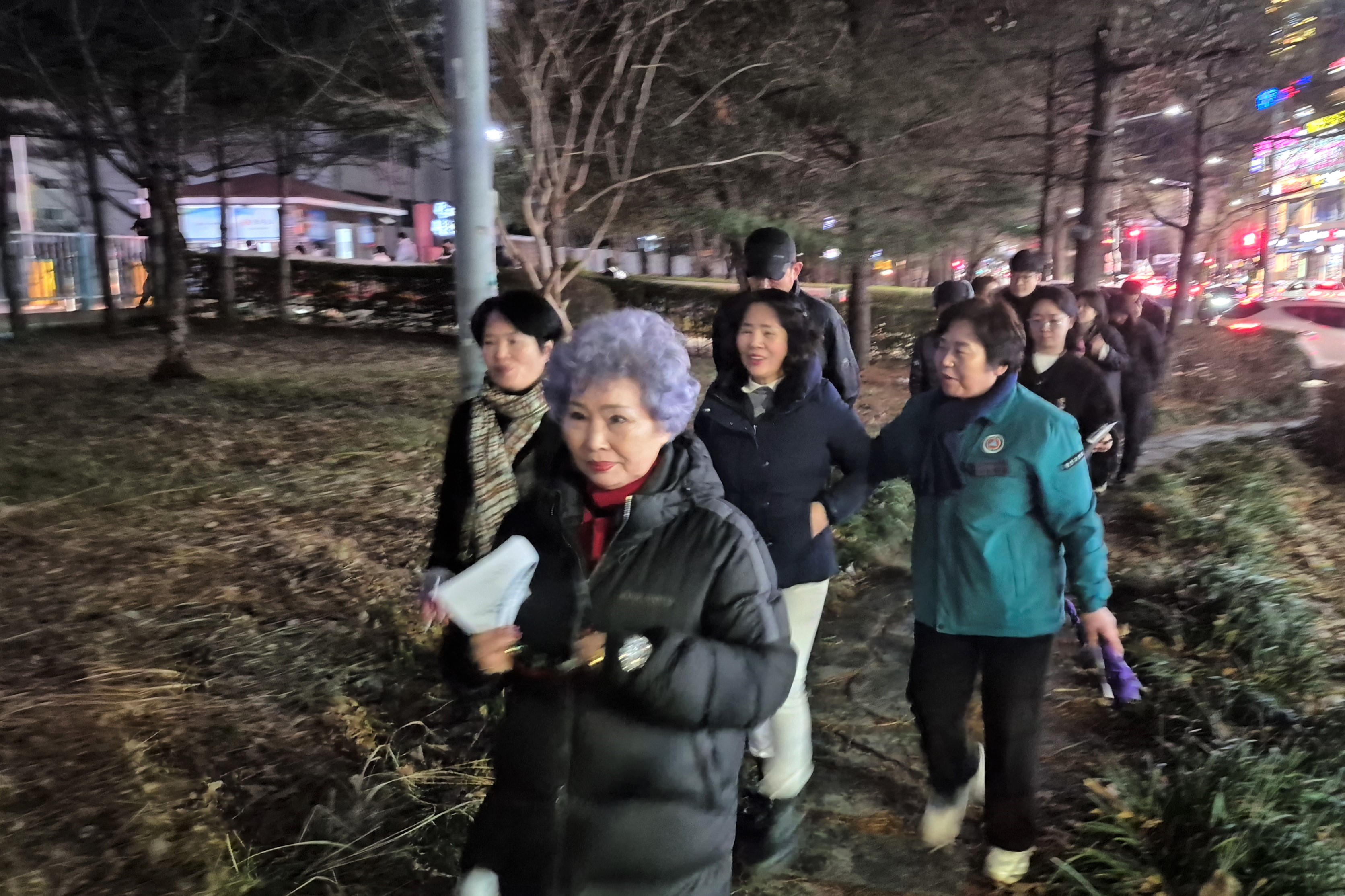 광산구의회, 첨단2동 산책로 정비 ‘현장간담회’ 첨부이미지 : 2-3_20250305_광산구의회, 첨단2동 산책로 정비 ‘현장간담회’.jpg
