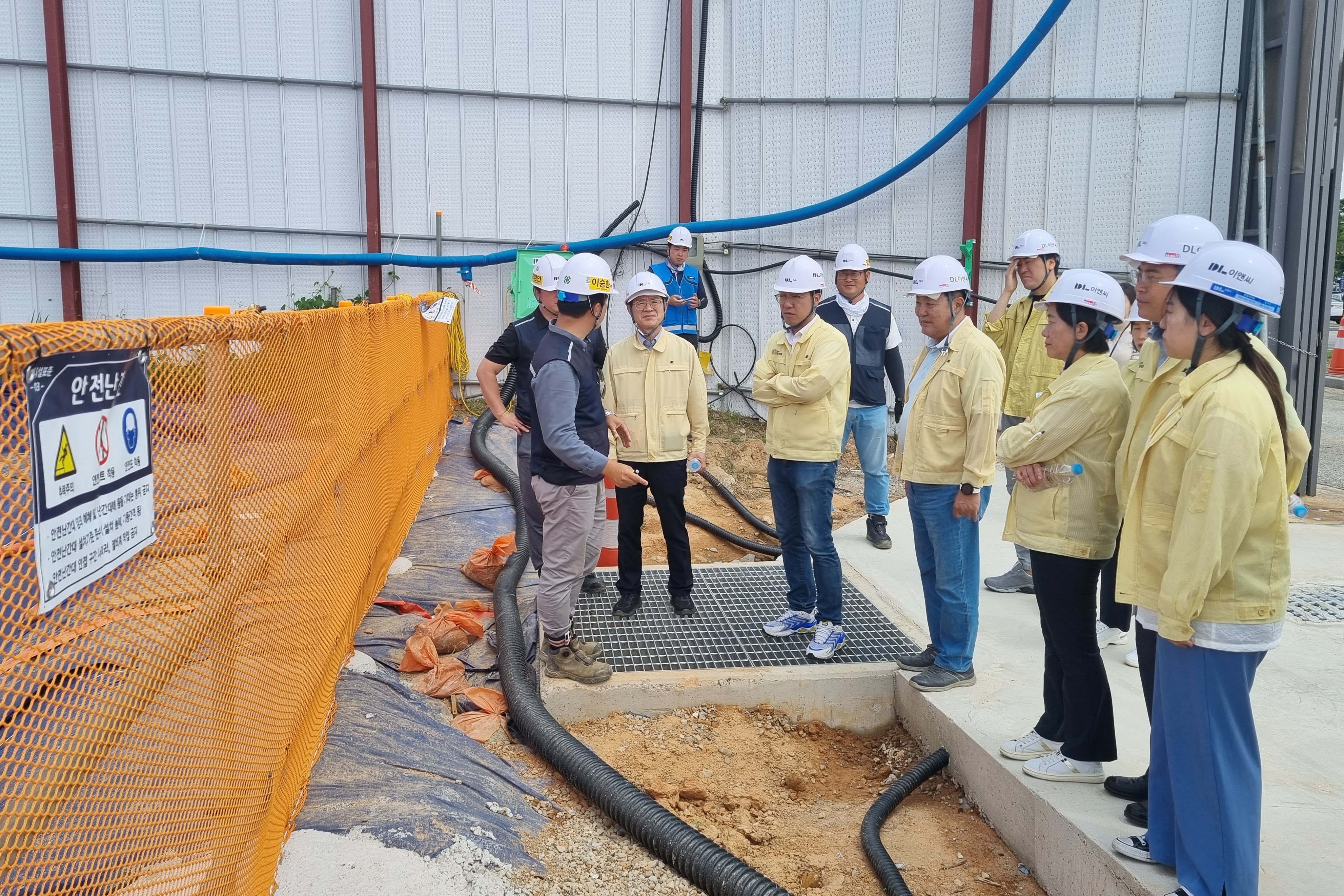 광산구의회 경제복지·시민안전·행정자치위, 현장활동 ‘박차’ 첨부이미지 : 2-3_시민안전위원회 현장활동.jpg