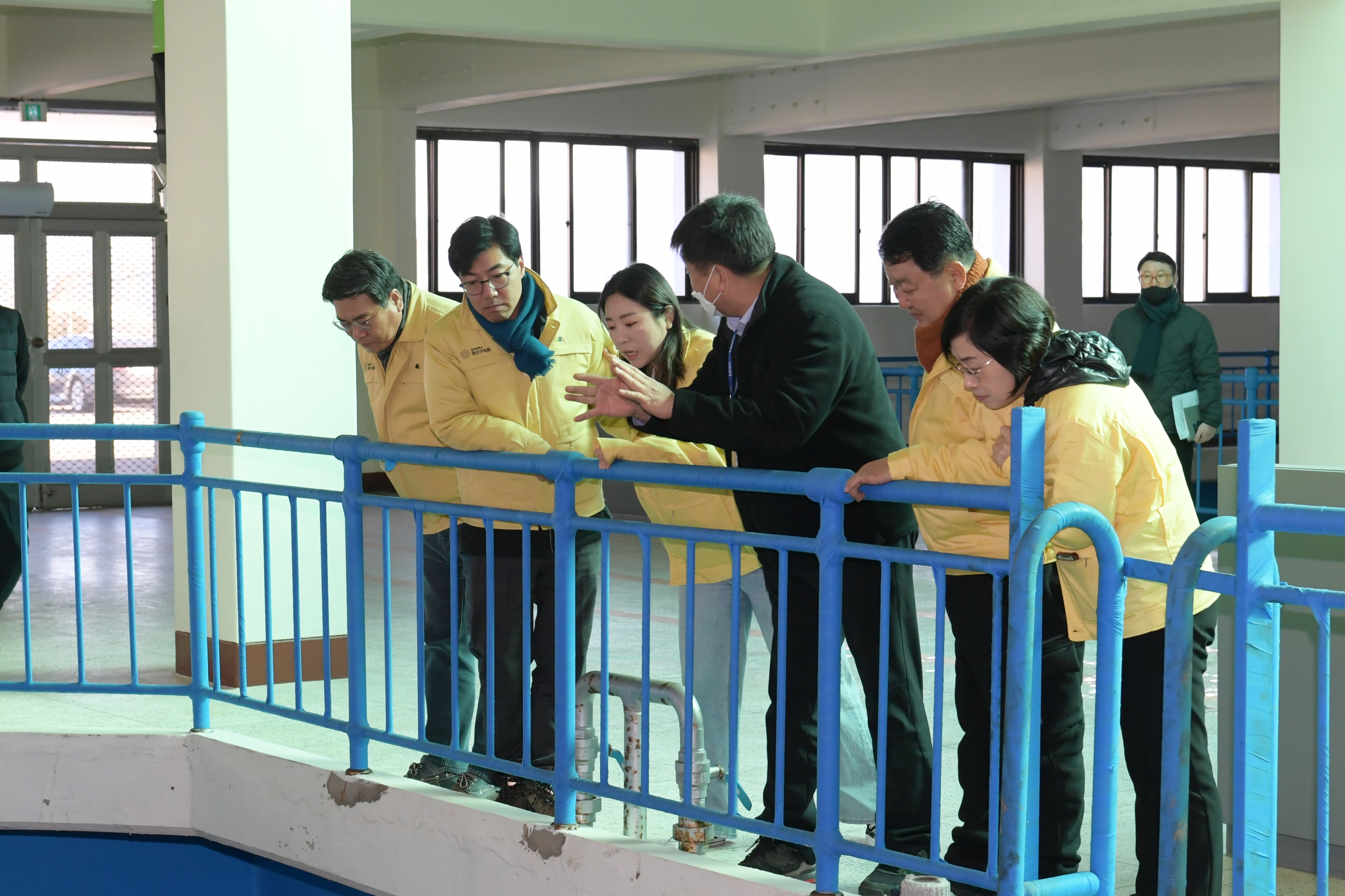 광산구의회 시민안전위, ‘식수원 고갈 대응’ 현장방문 첨부이미지 : 2-2_20230112_시민안전위원회 현장활동(덕남정수사업소).JPG