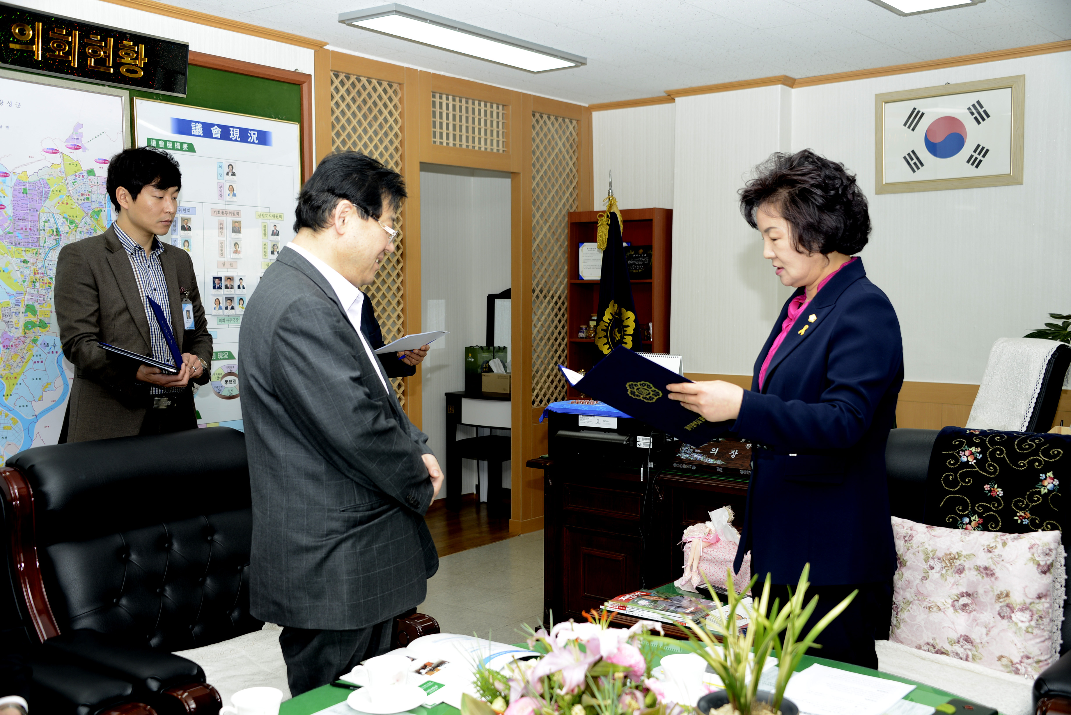 광산구의회 법률고문위촉장수여 첨부이미지 : 424_1429694270.JPG