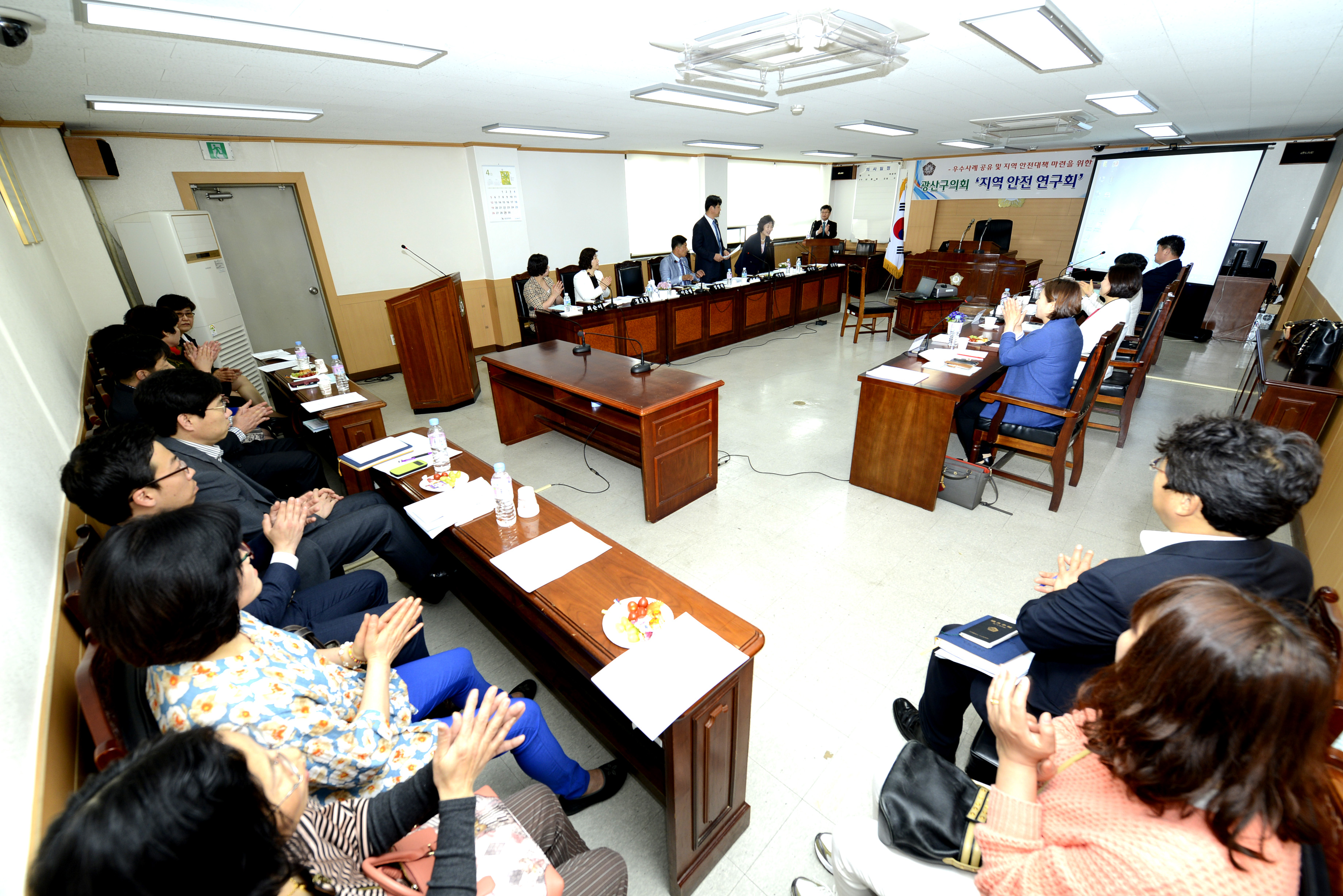 광산구의회 의원연구단체“지역안전연구회”토론회 개최 첨부이미지 : 426_14303871740.JPG